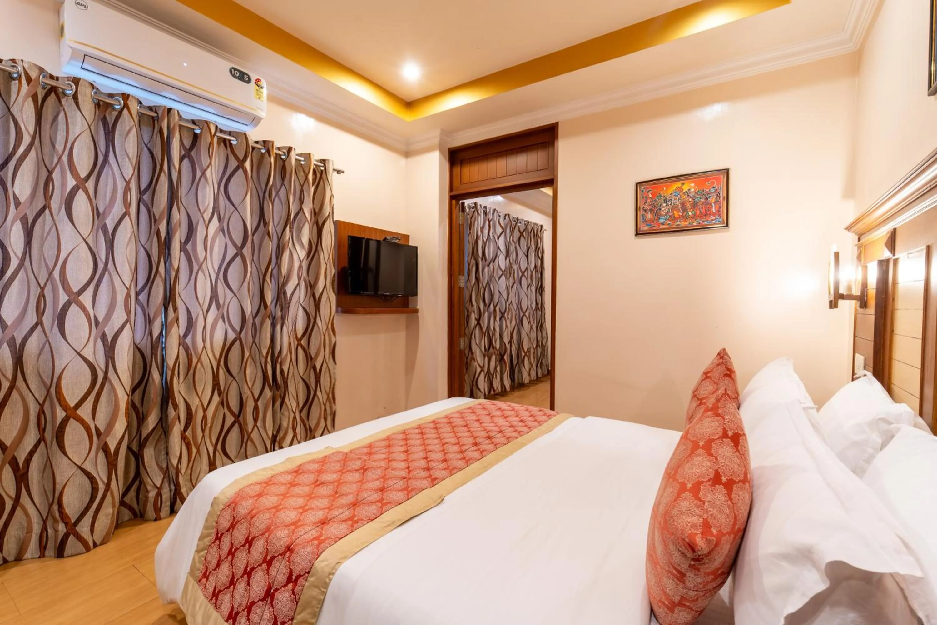 Bed in Seasons Thekkady