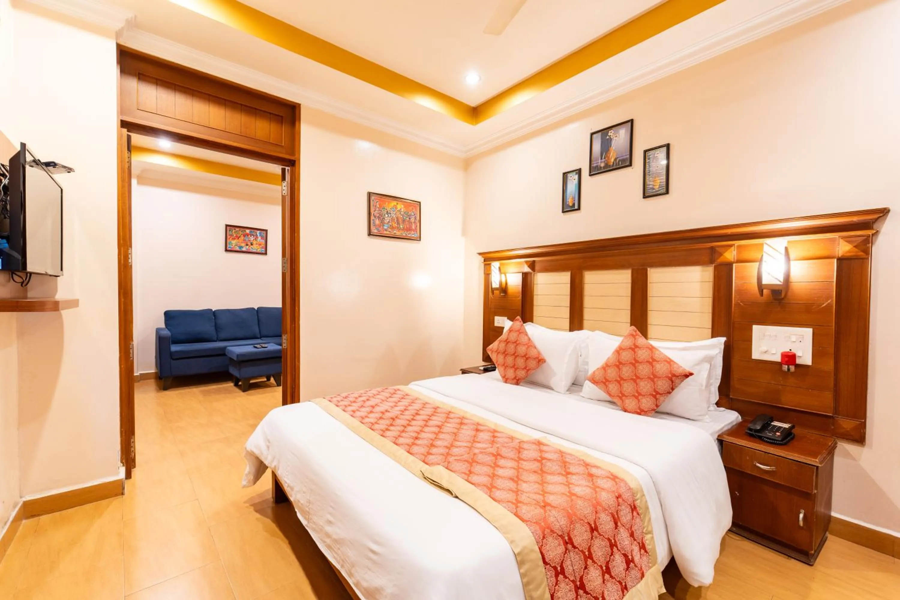 Bed in Seasons Thekkady