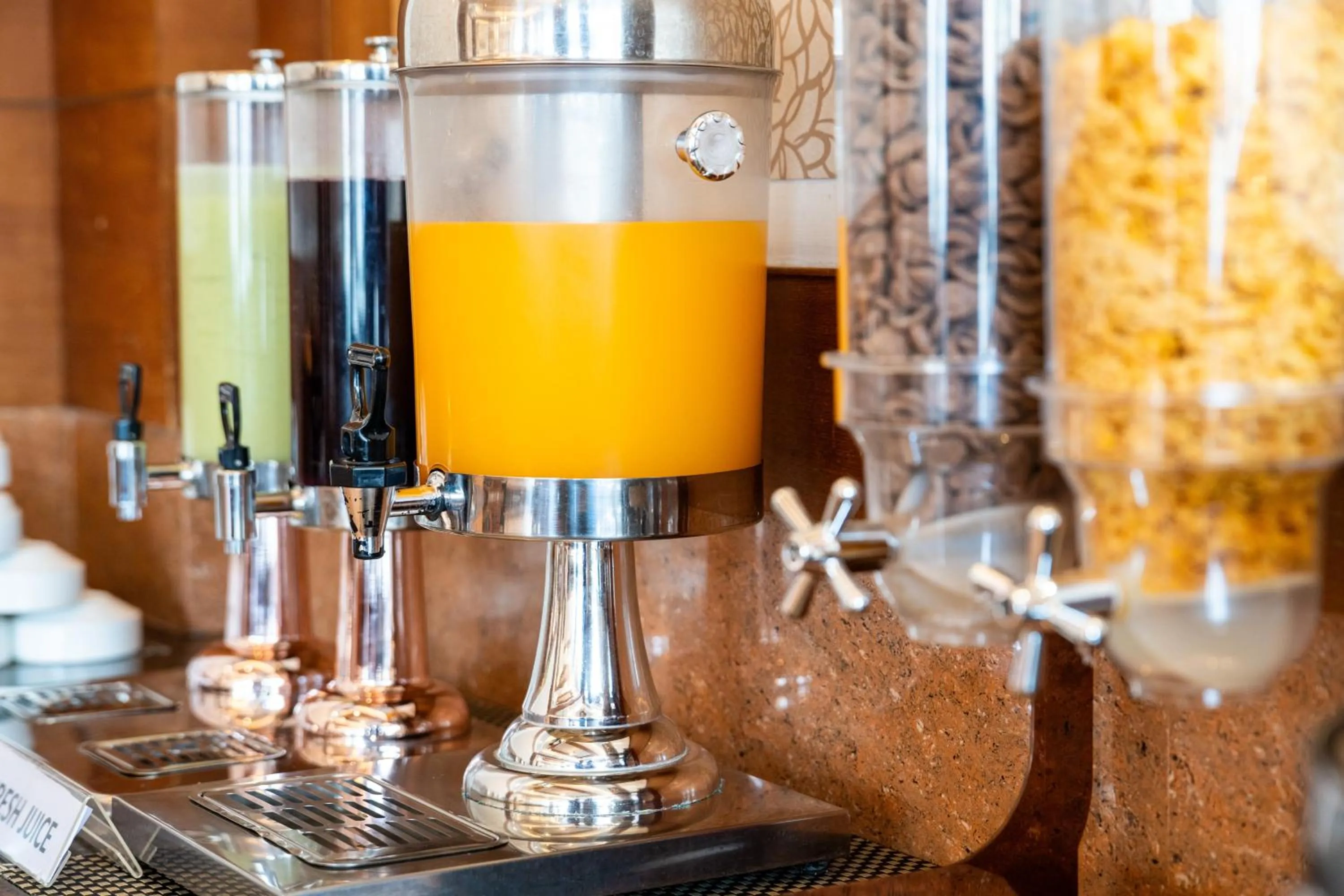 Restaurant/places to eat in Seasons Thekkady