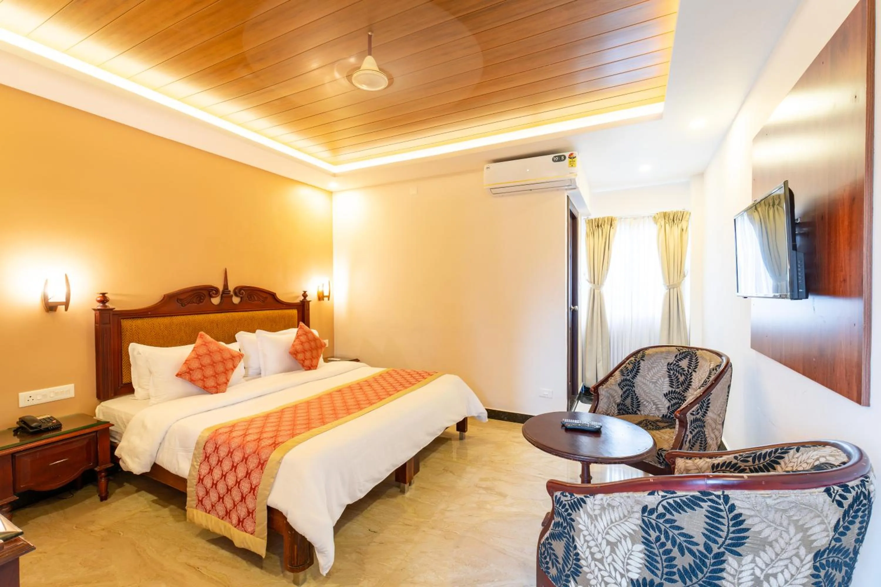 Bed in Seasons Thekkady