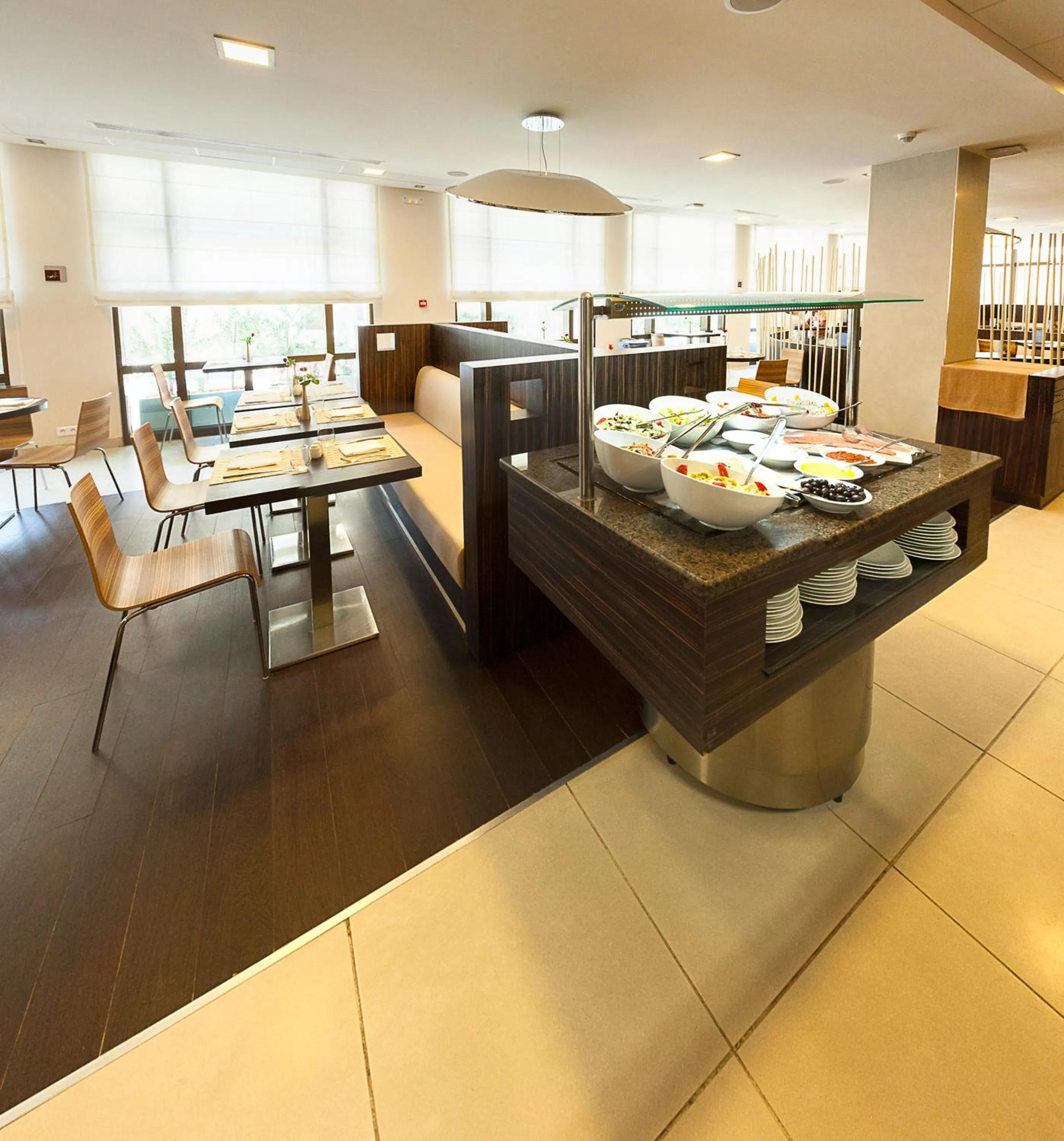 Restaurant/places to eat in Ibis Tunis