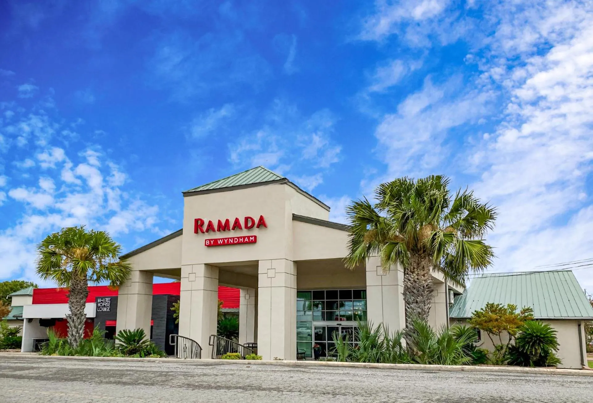 Property building in Ramada by Wyndham Del Rio