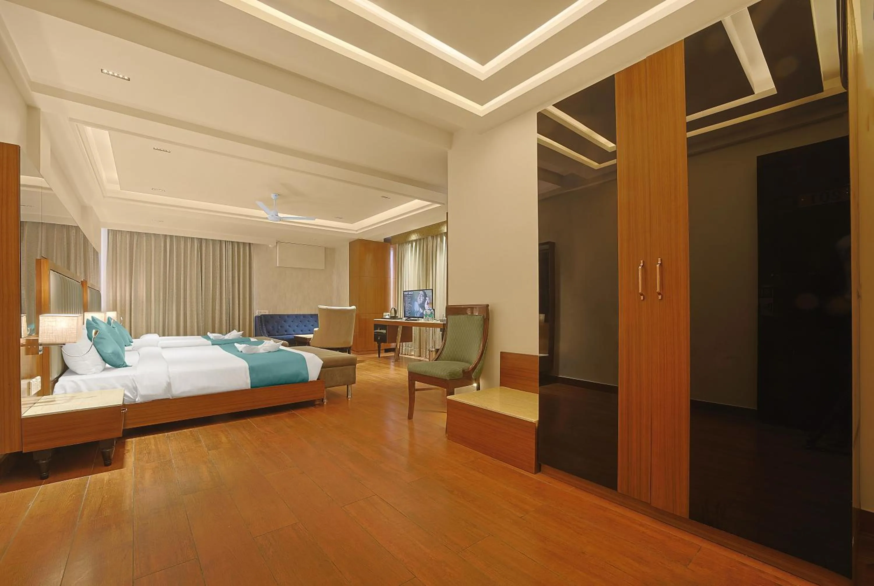 Bedroom, Bed in Hotel Green - Behind Parmarth Niketan