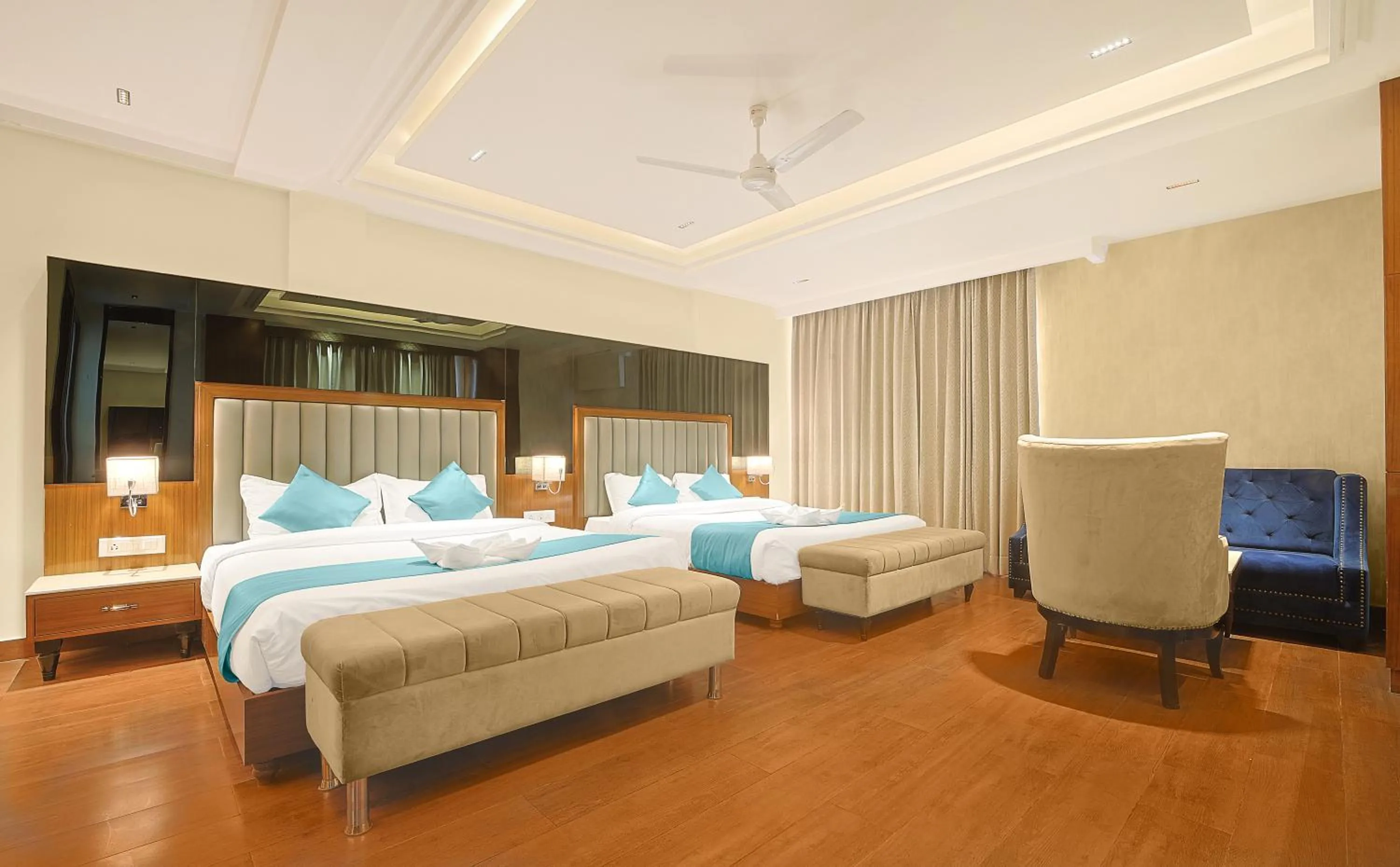Bedroom, Bed in Hotel Green - Behind Parmarth Niketan