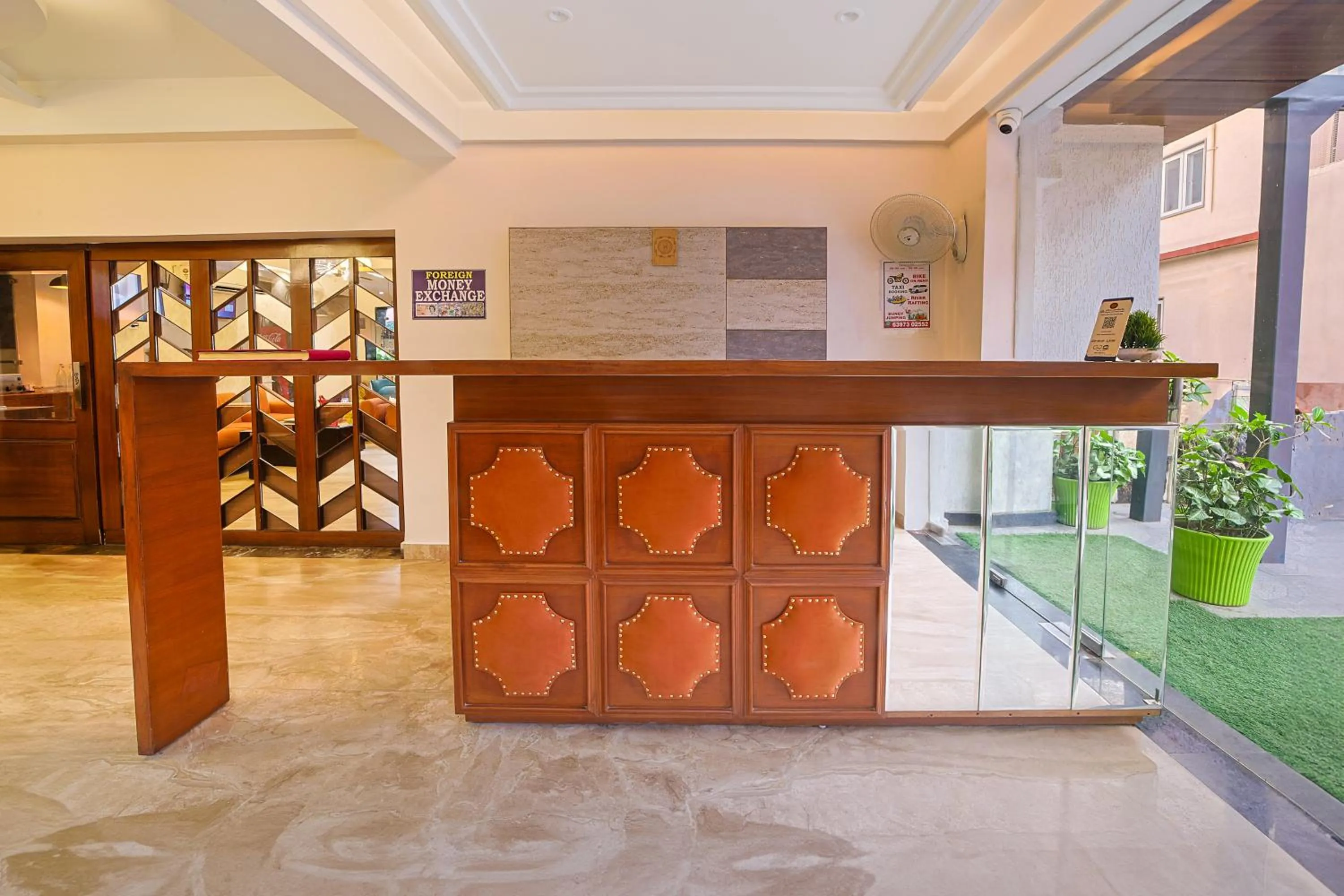 Lobby or reception in Hotel Green - Behind Parmarth Niketan
