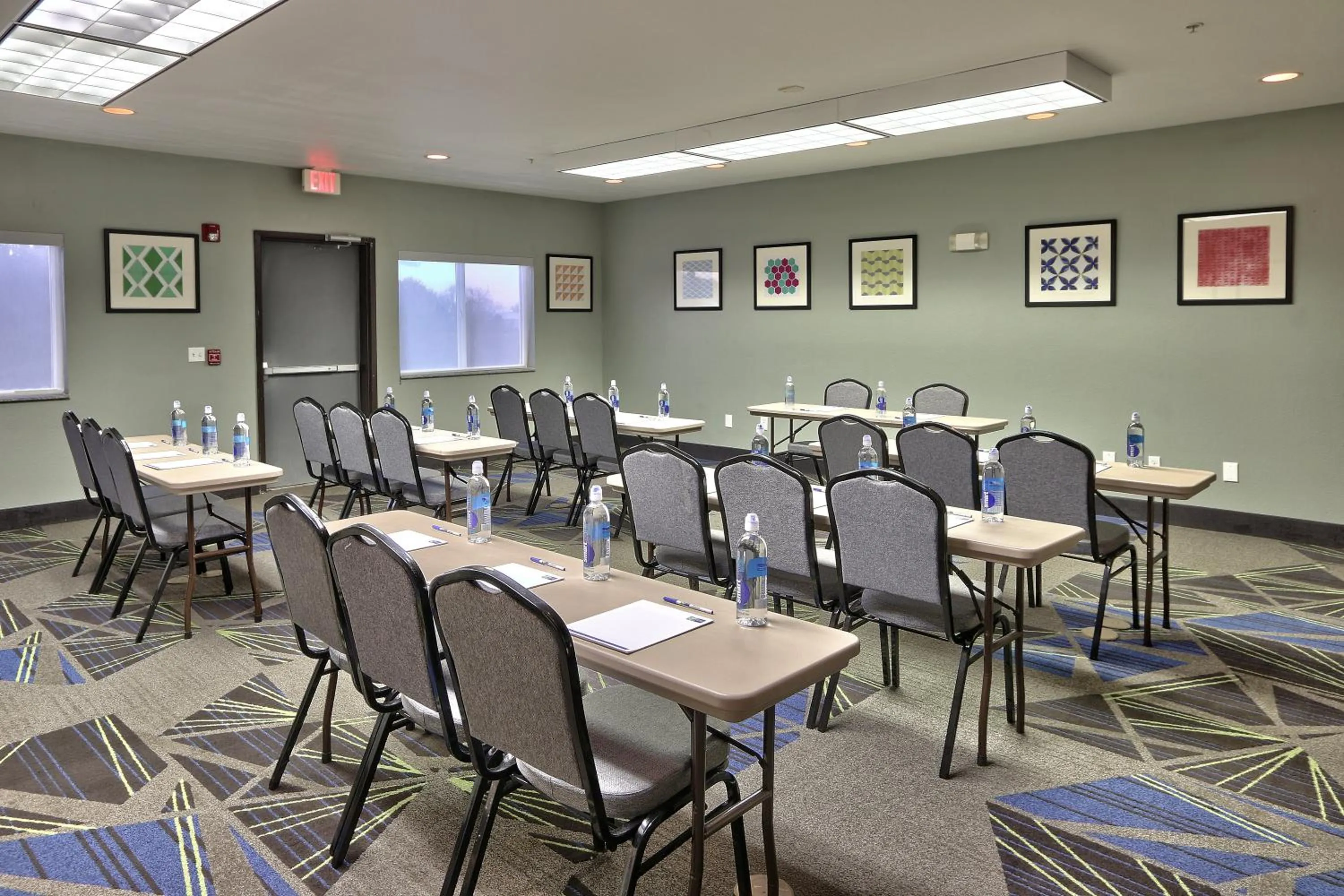 Meeting/conference room in Holiday Inn Express & Suites Portales by IHG