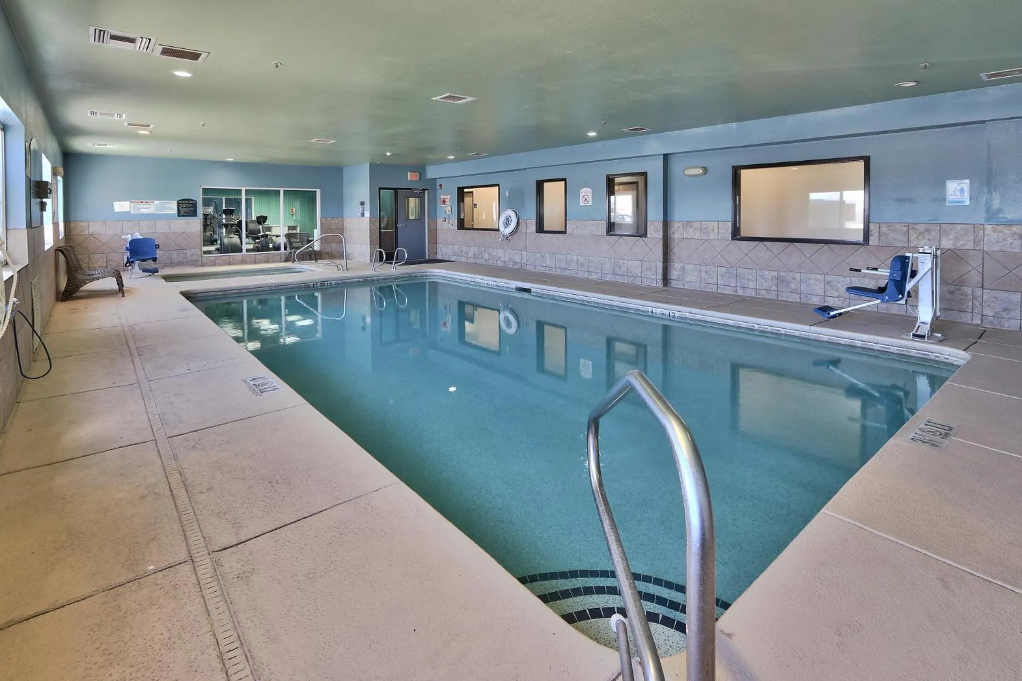 Swimming pool in Holiday Inn Express & Suites Portales by IHG