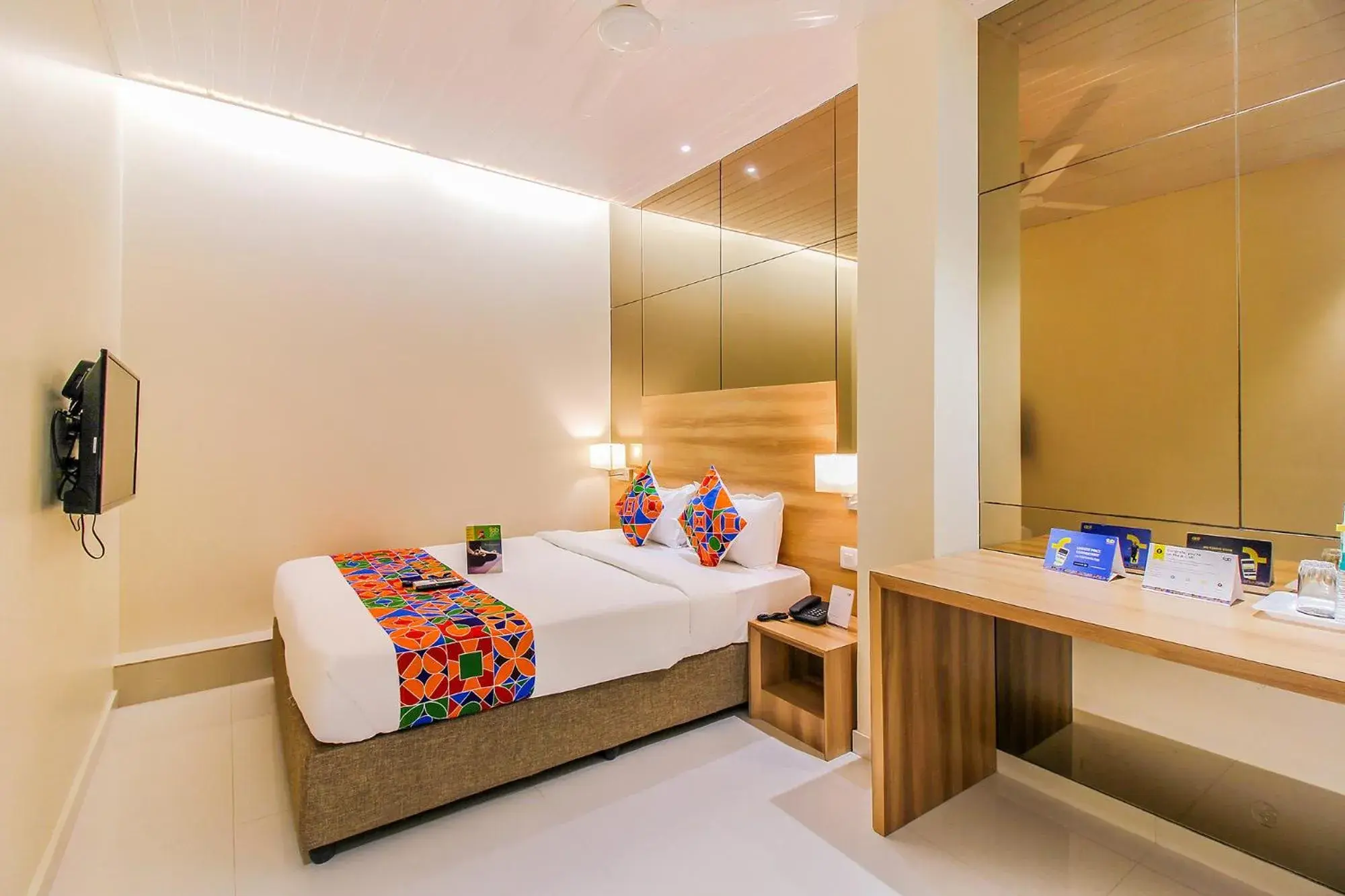 Superior King Room - single occupancy in FabHotel RK International - Nr Mumbai International Airport Superior King Room - single occupancy in FabHotel RK International - Nr Mumbai International Airport