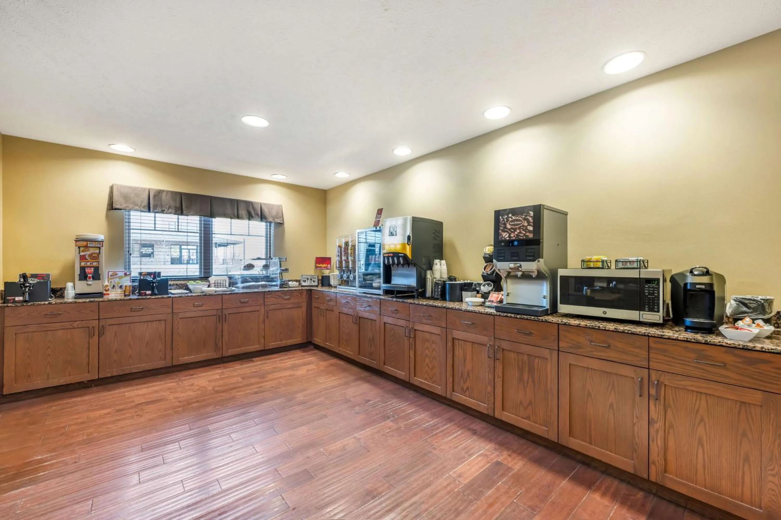 Breakfast in Best Western Plus Grand Island Inn and Suites