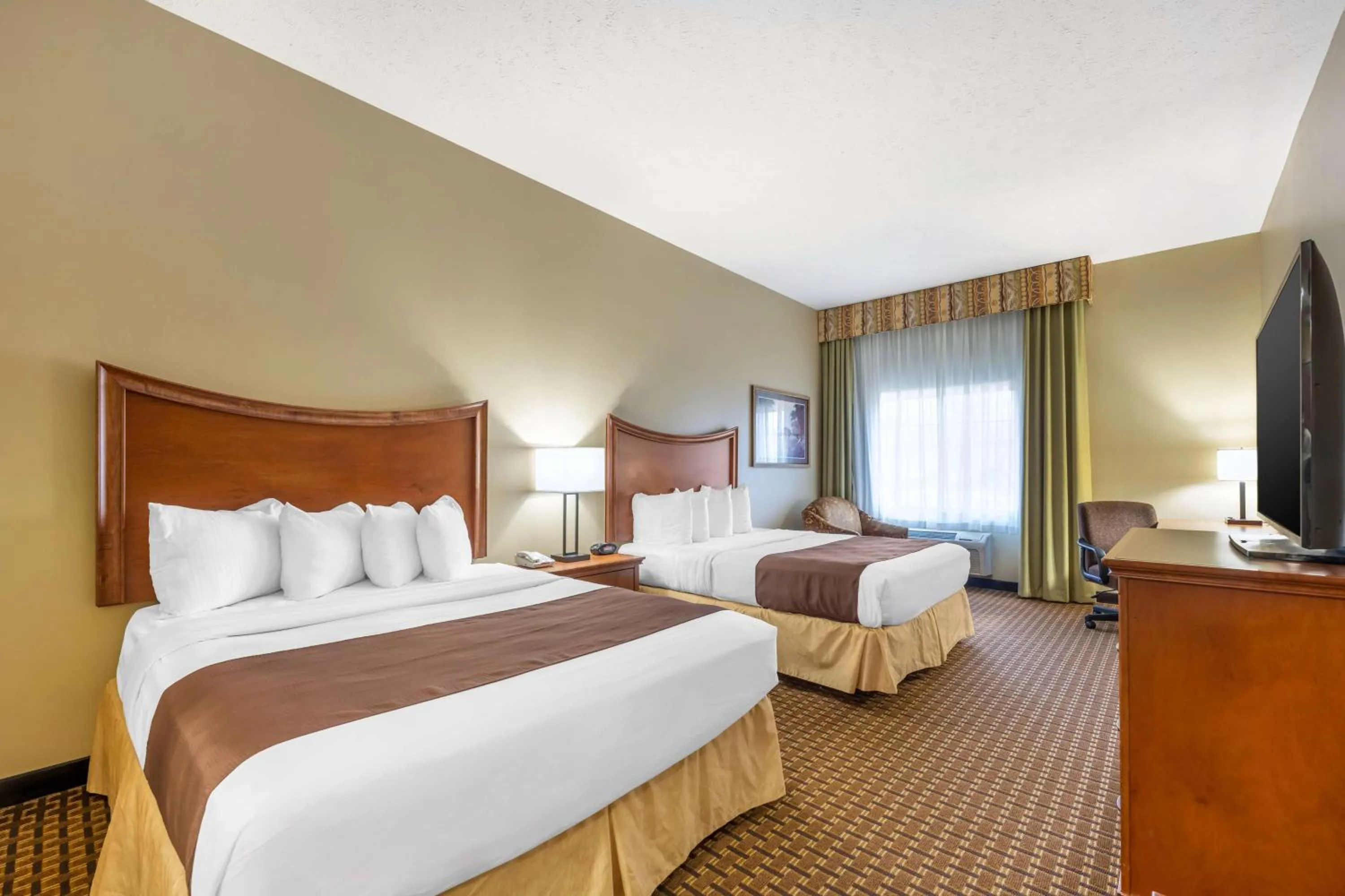 Bedroom, Bed in Best Western Plus Grand Island Inn and Suites