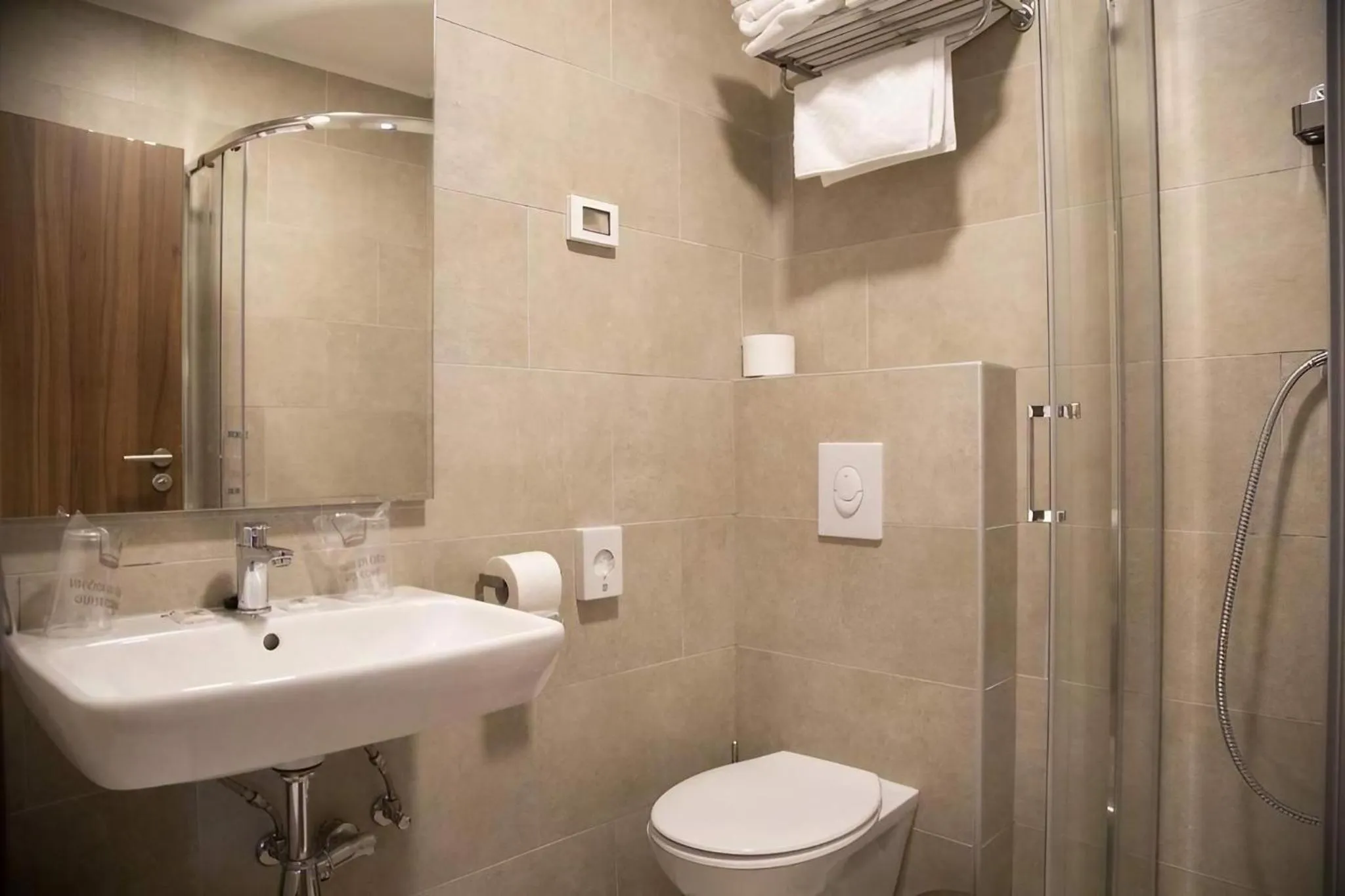 Toilet in Hotel Natura Vilanija