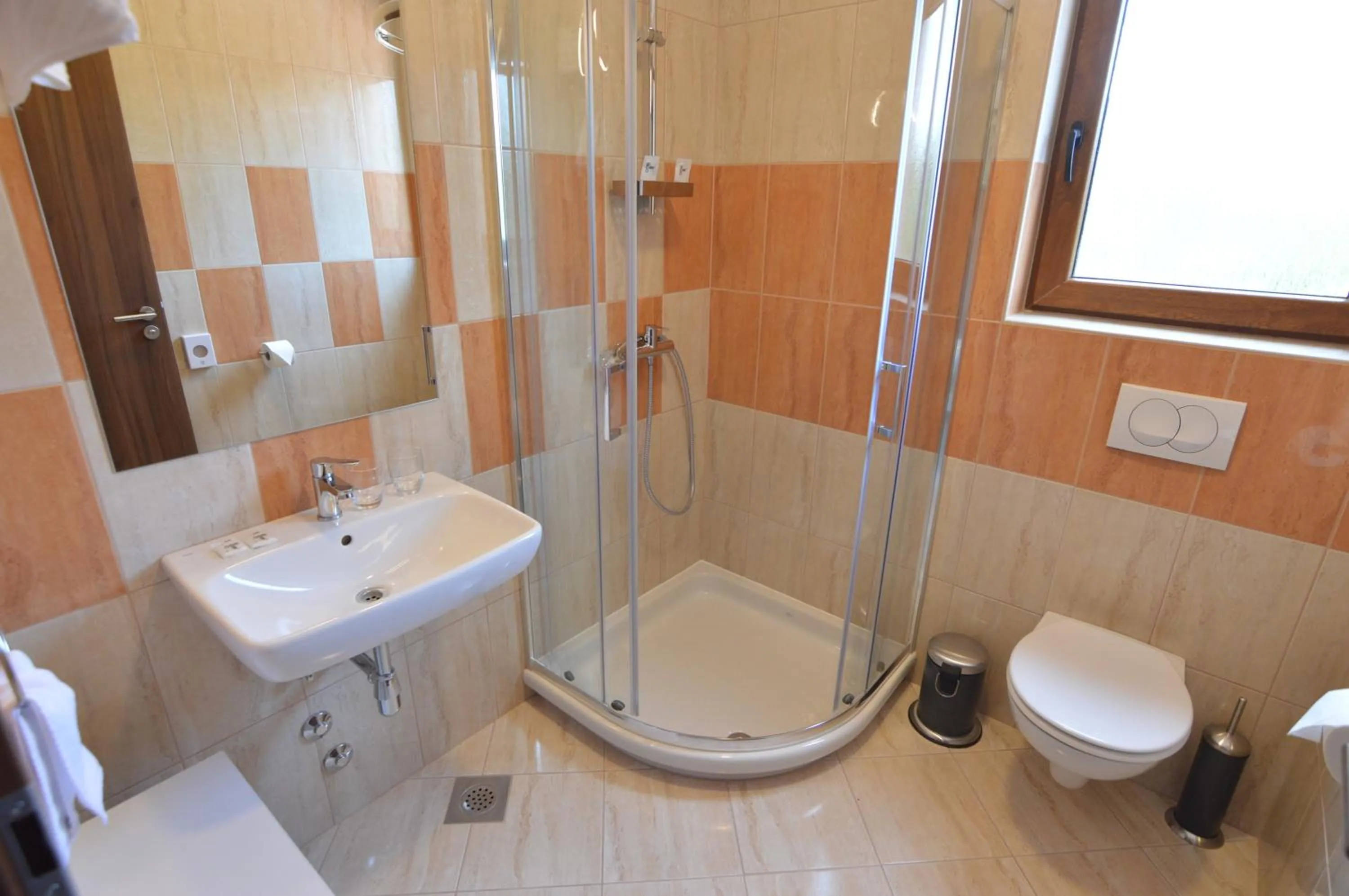 Shower in Hotel Natura Vilanija