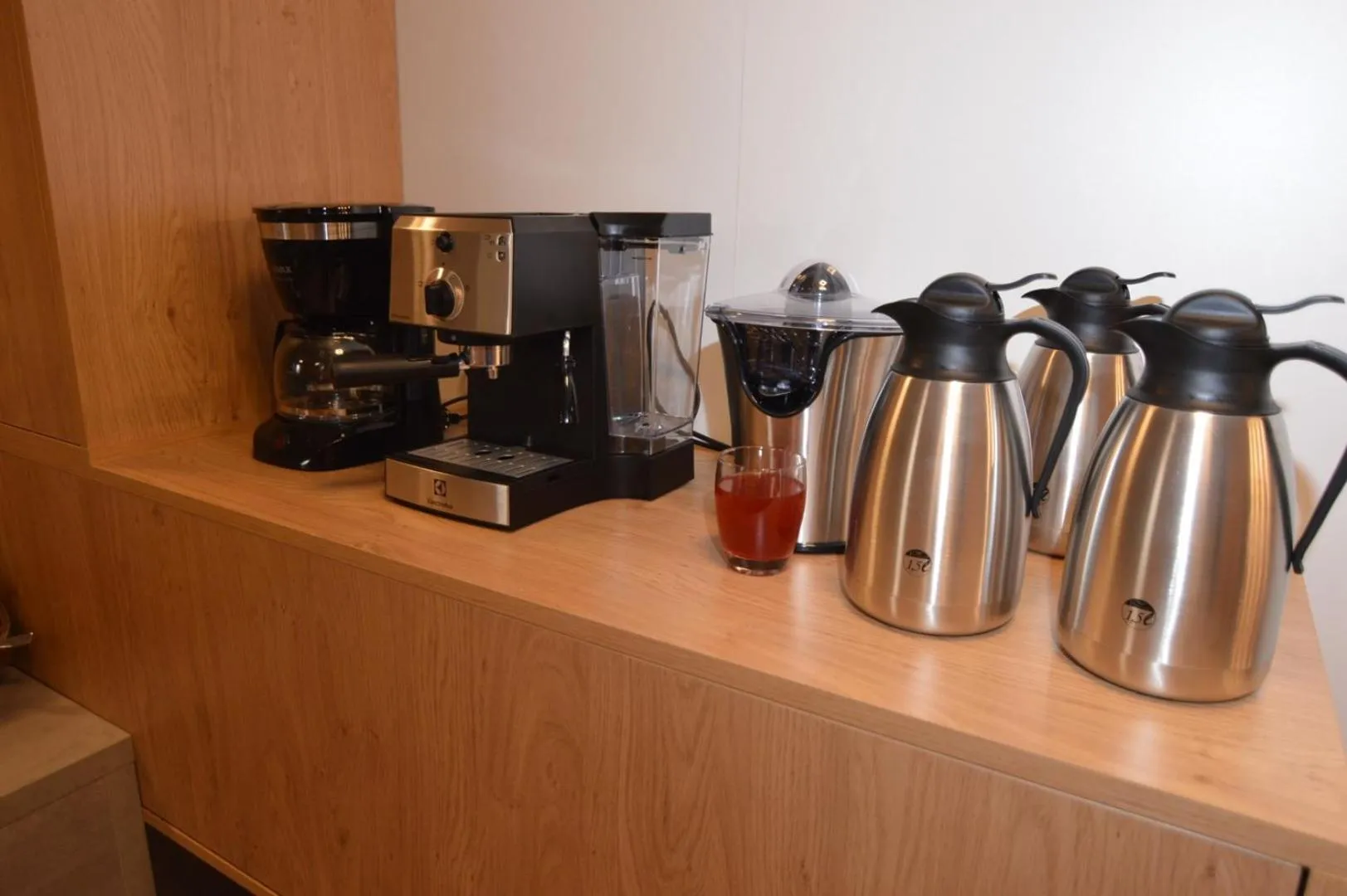 Coffee/tea facilities in Hotel Natura Vilanija