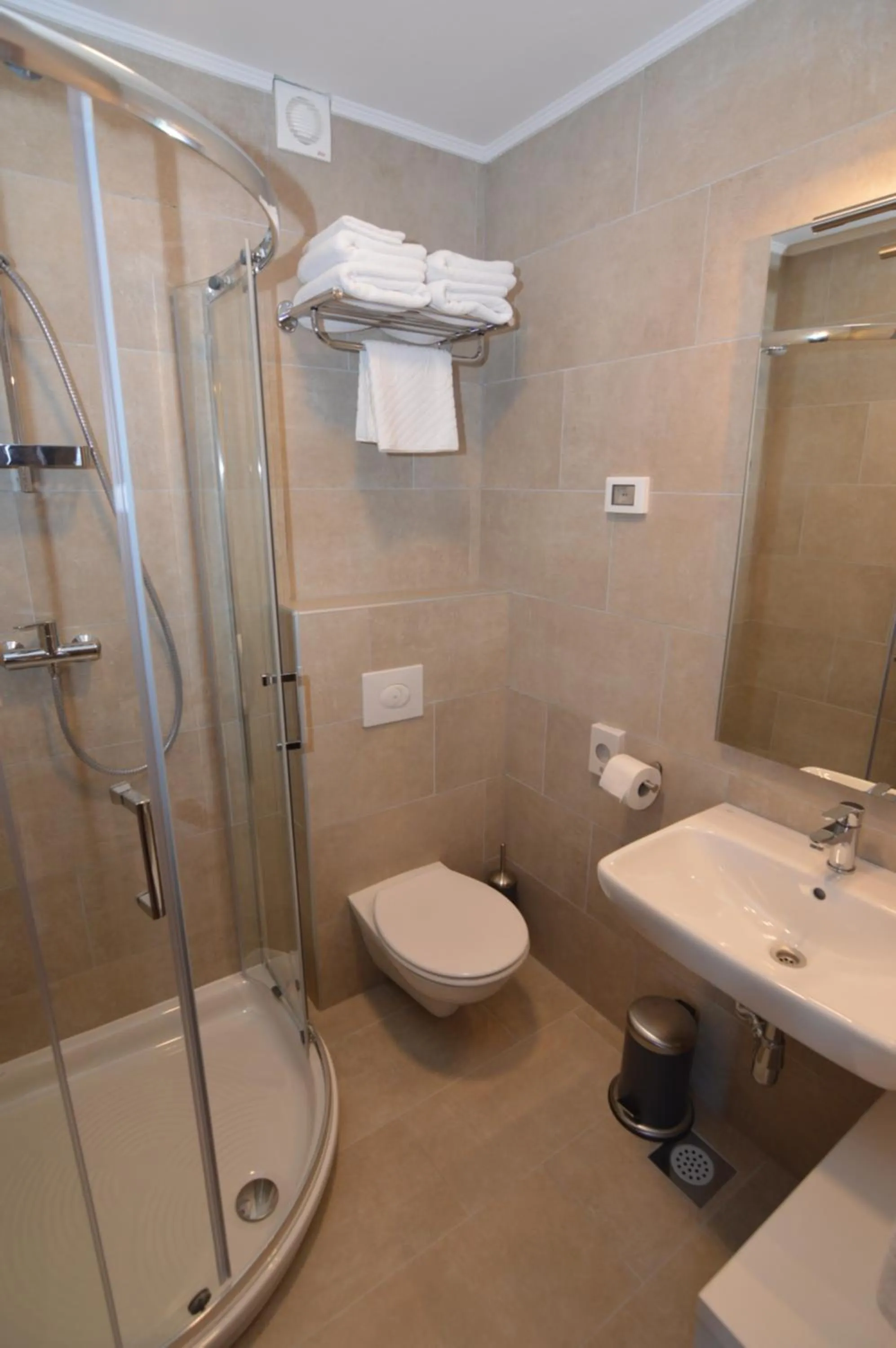 Shower in Hotel Natura Vilanija