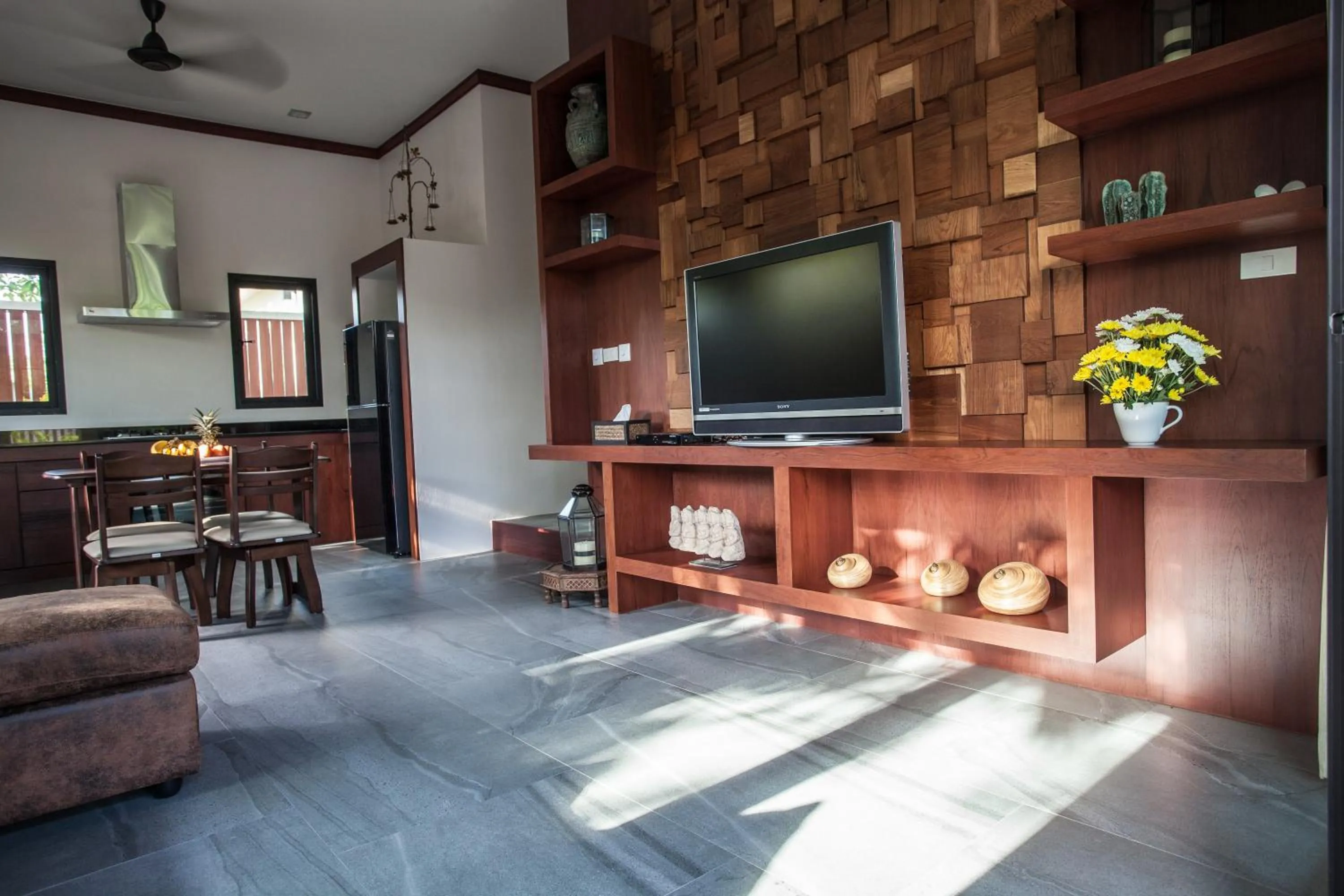TV and multimedia in Baan Pinya Cosy One Bedroom Executive Bungalow