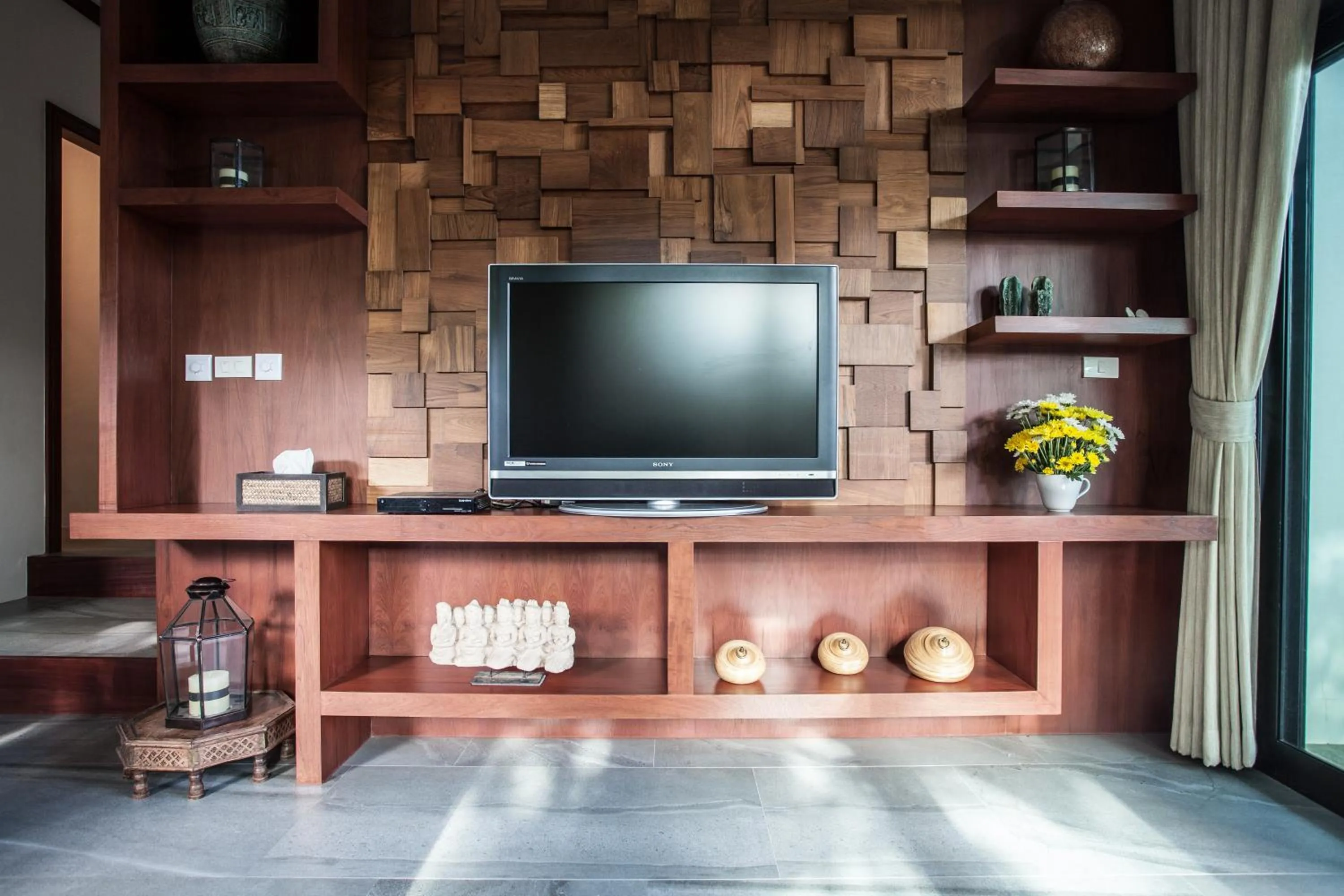 TV and multimedia in Baan Pinya Cosy One Bedroom Executive Bungalow