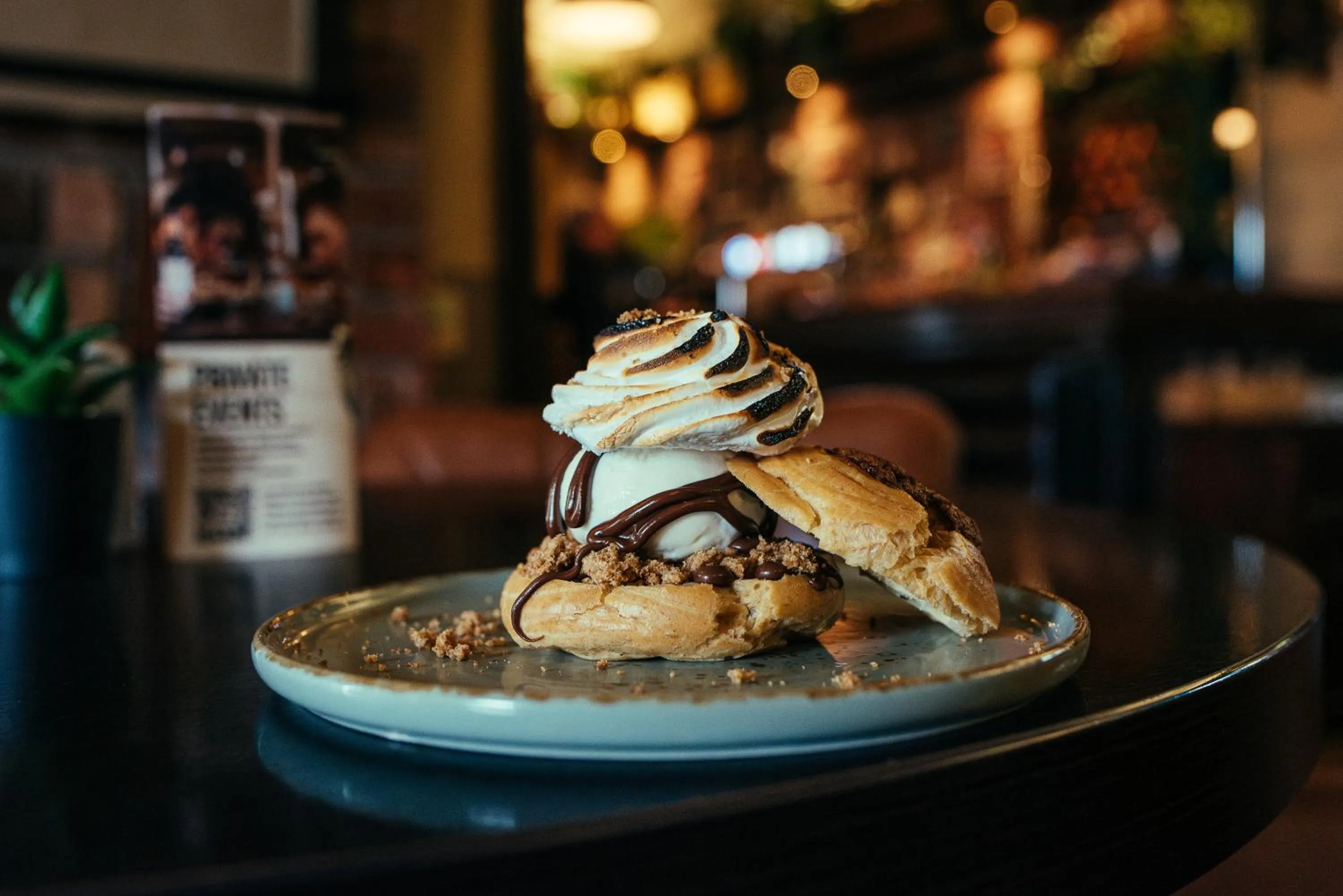 Restaurant/places to eat in The Duke of Edinburgh Hotel & Bar