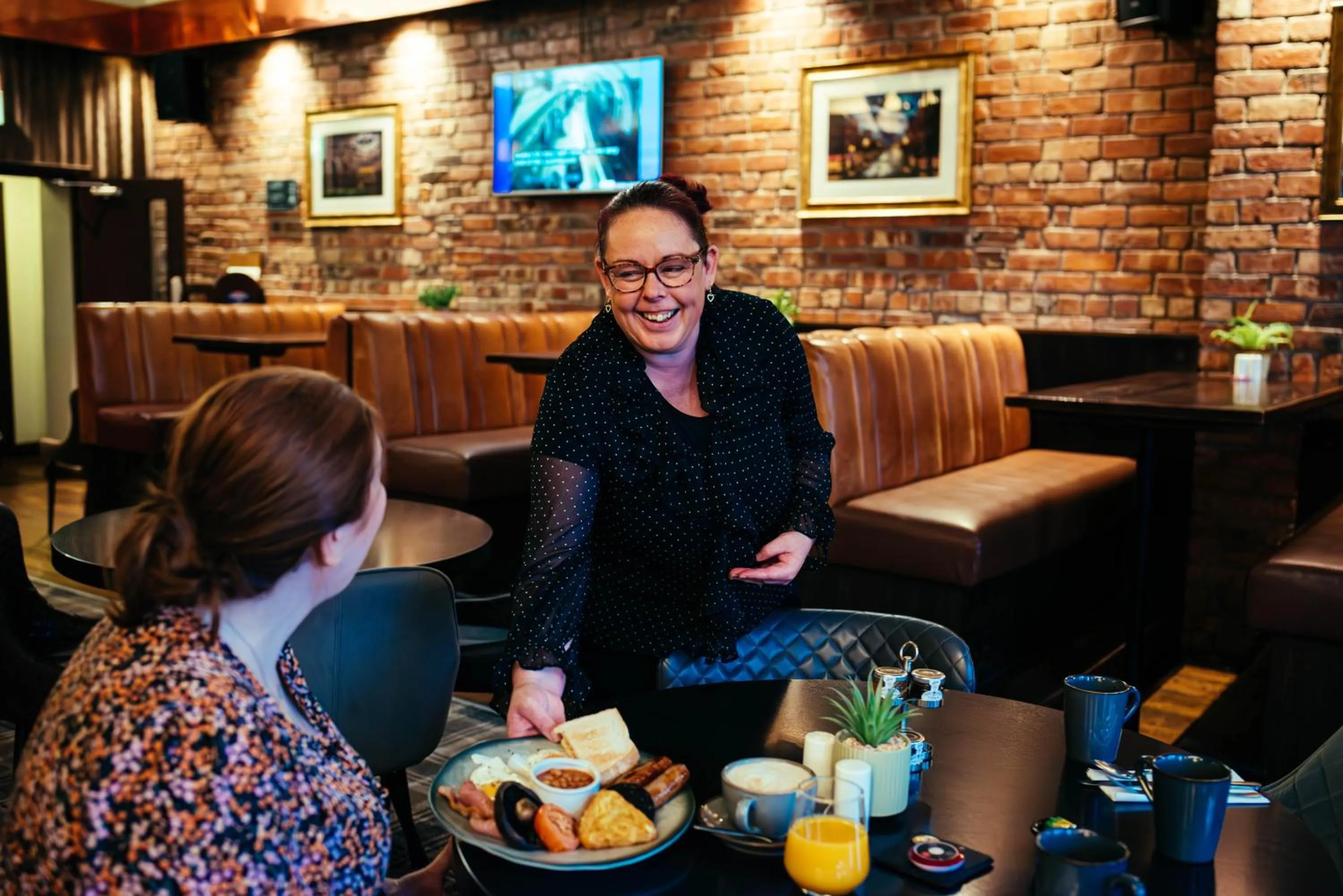 Breakfast in The Duke of Edinburgh Hotel & Bar