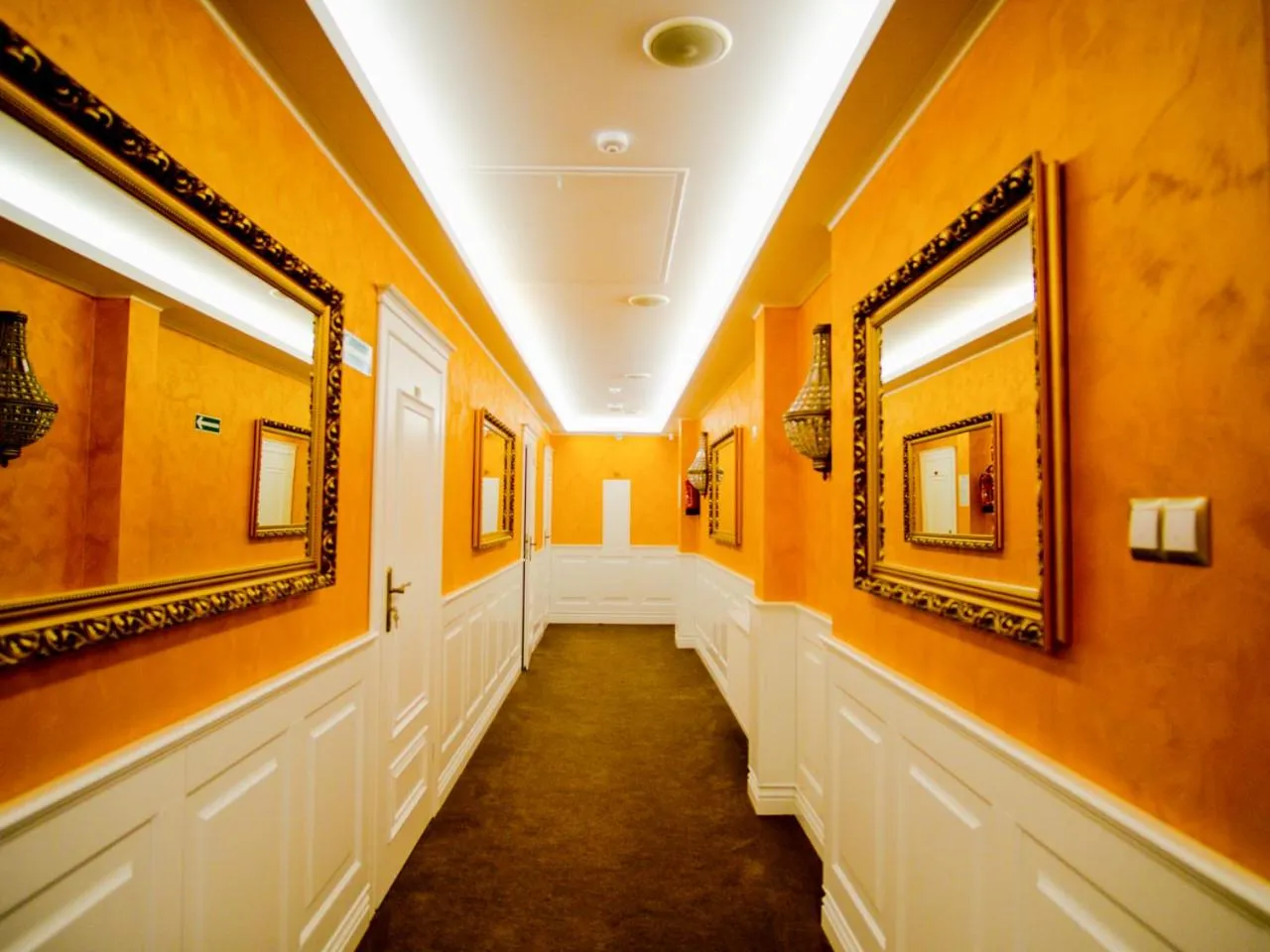 Neighbourhood in ROYAL PALACE Centrum Bankietowe