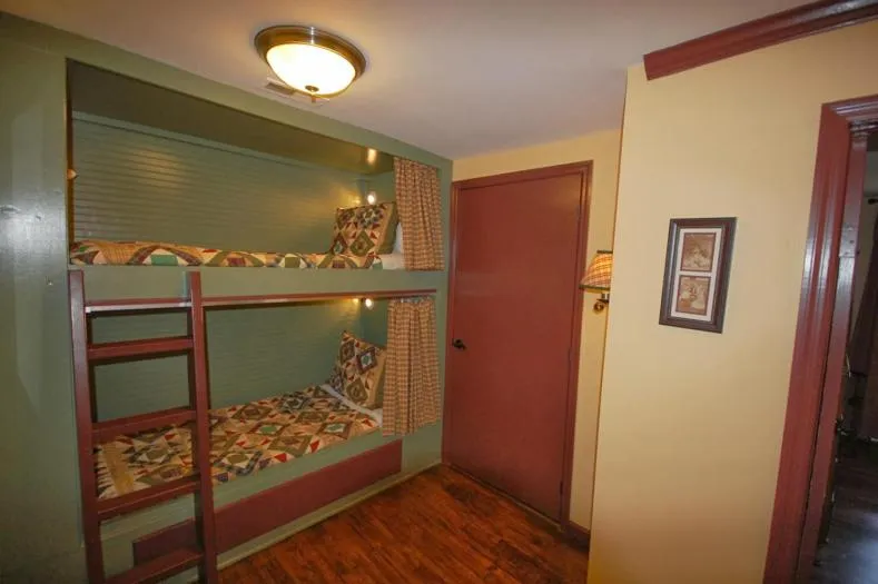 Bed in Mountain Springs Cabins