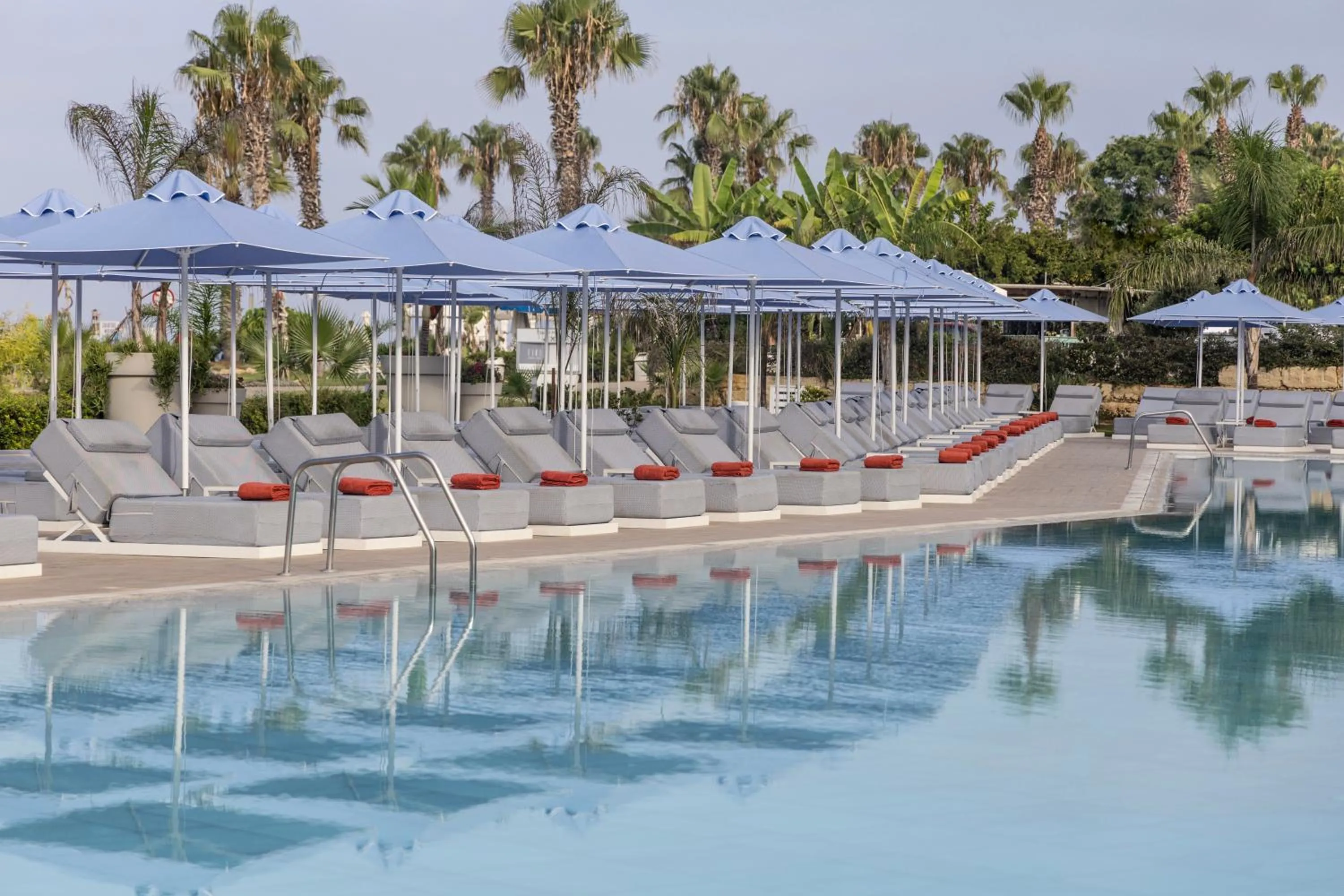 Swimming pool in Ivi Mare - Designed for Adults by Louis Hotels