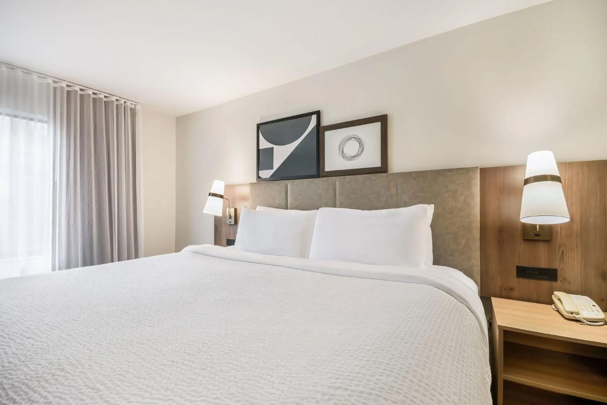 Photo of the whole room, Bed in Staybridge Suites Toledo/Maumee by IHG