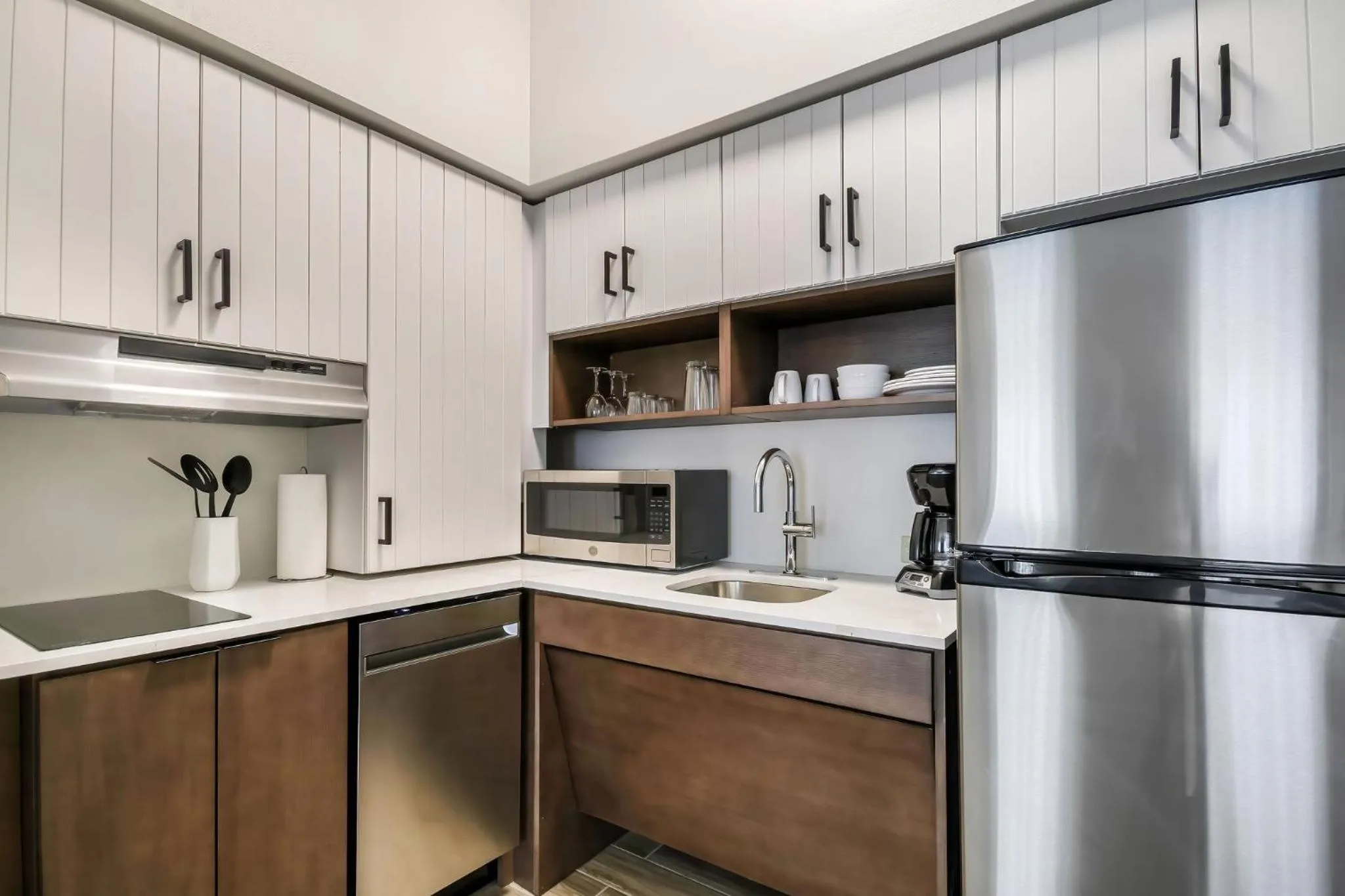 Photo of the whole room in Staybridge Suites Toledo/Maumee by IHG