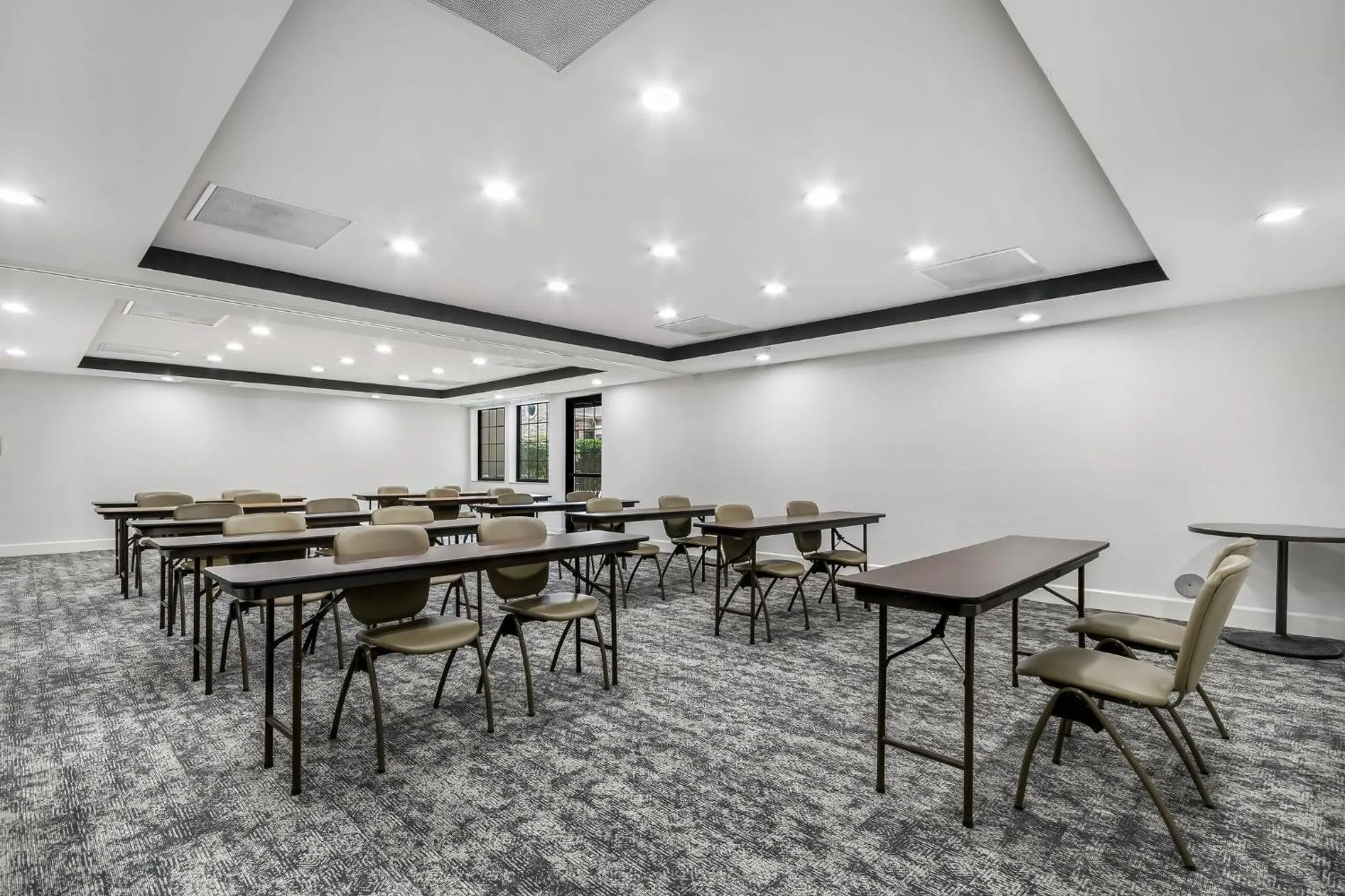 Meeting/conference room in Staybridge Suites Toledo/Maumee by IHG