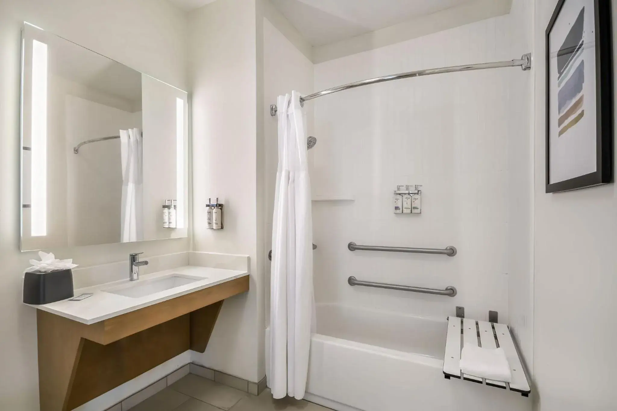 One-Bedroom King Suite with Communications Accessible Tub in Staybridge Suites Toledo/Maumee by IHG One-Bedroom King Suite with Communications Accessible Tub in Staybridge Suites Toledo/Maumee by IHG