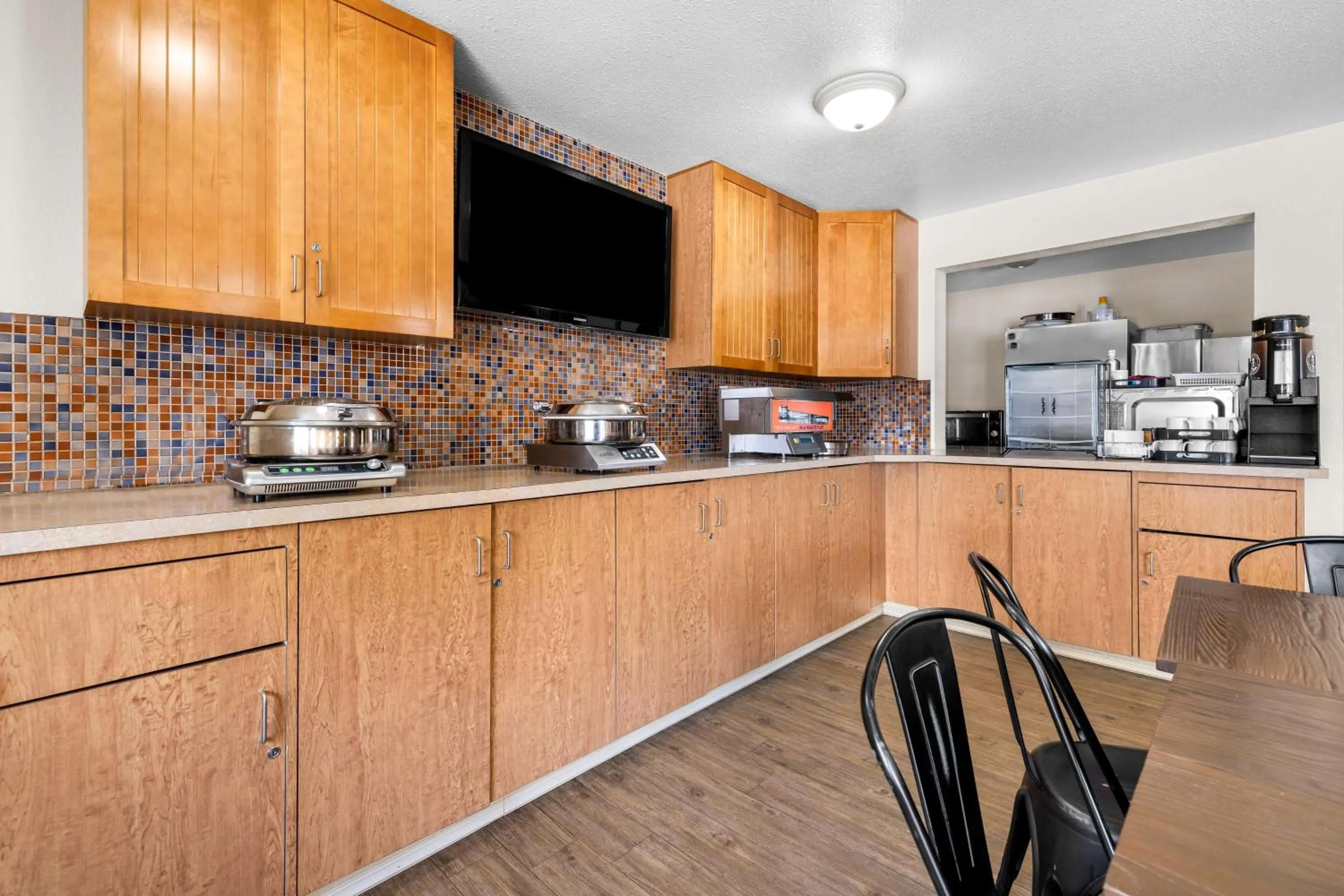 Breakfast in SureStay Plus Hotel by Best Western Drumheller