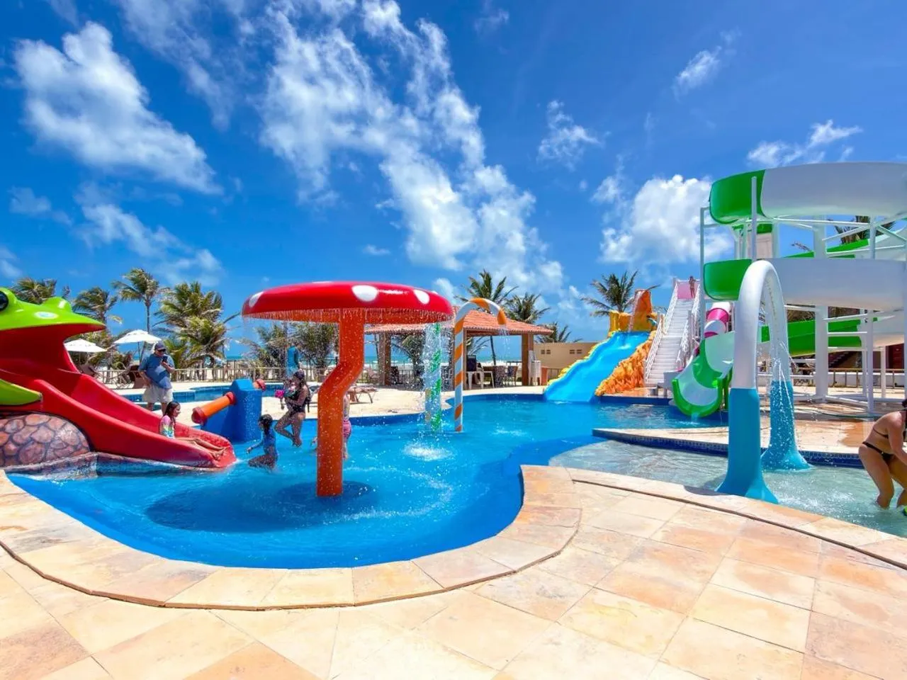 Children play ground in Jangadeiro Praia Hotel Resort - Parque Aquático e Pé na Areia