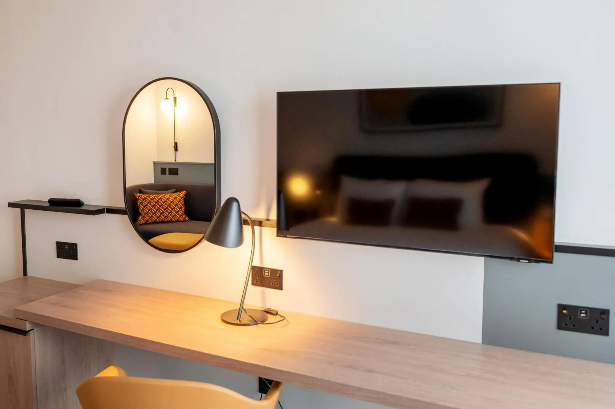 Photo of the whole room in Crowne Plaza Birmingham City by IHG