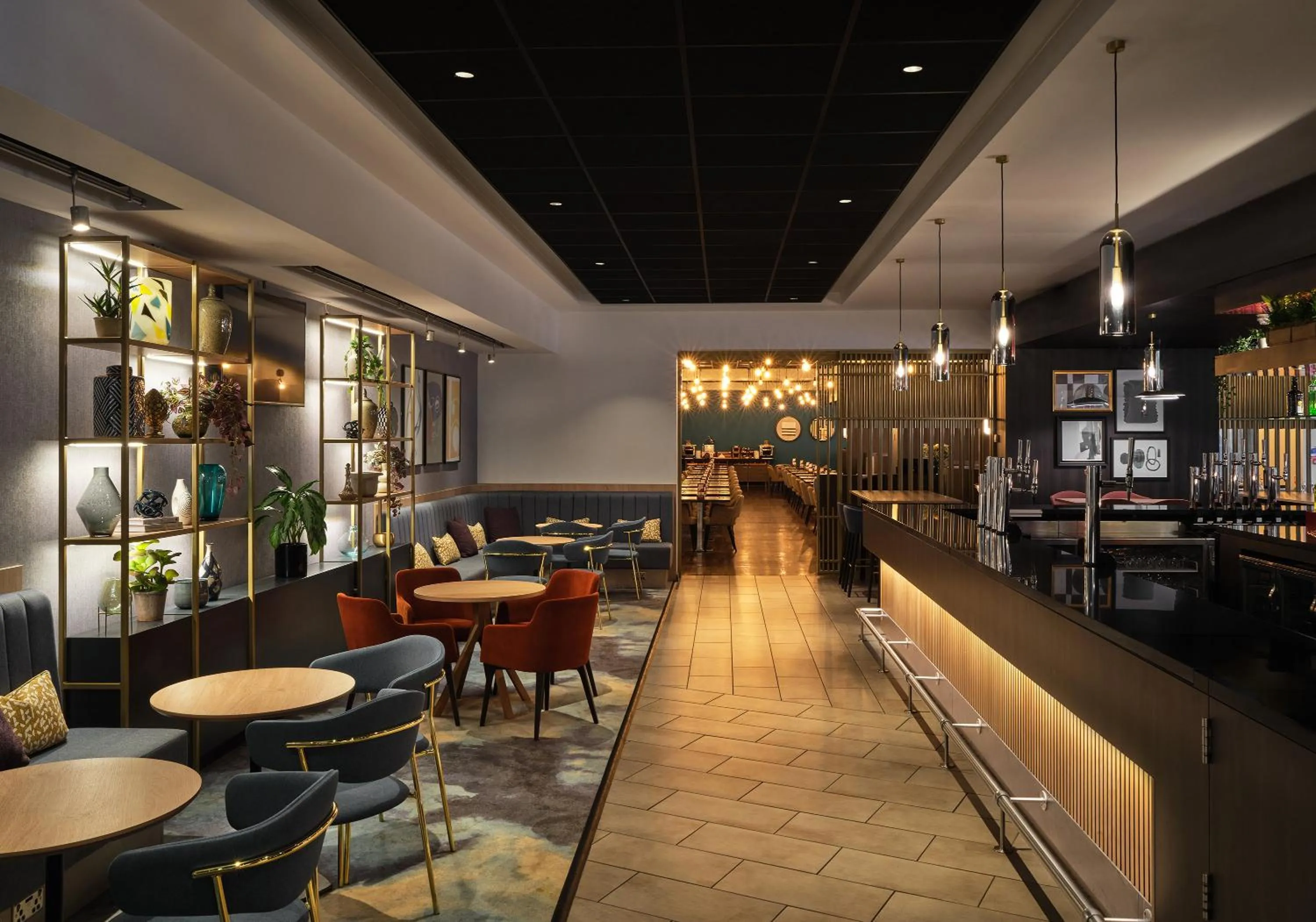 Lounge or bar in Crowne Plaza Birmingham City by IHG