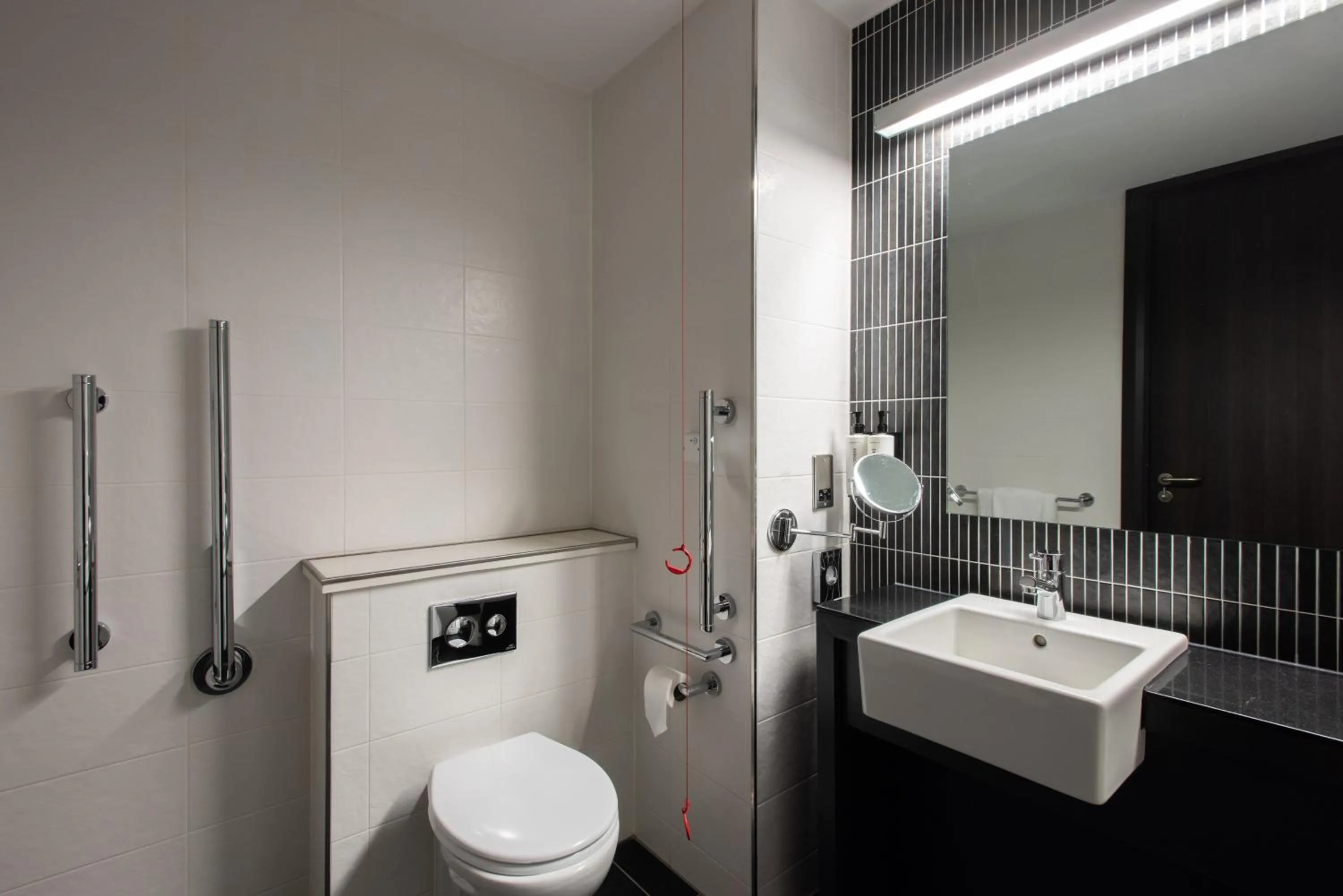 Bathroom in Crowne Plaza Birmingham City by IHG