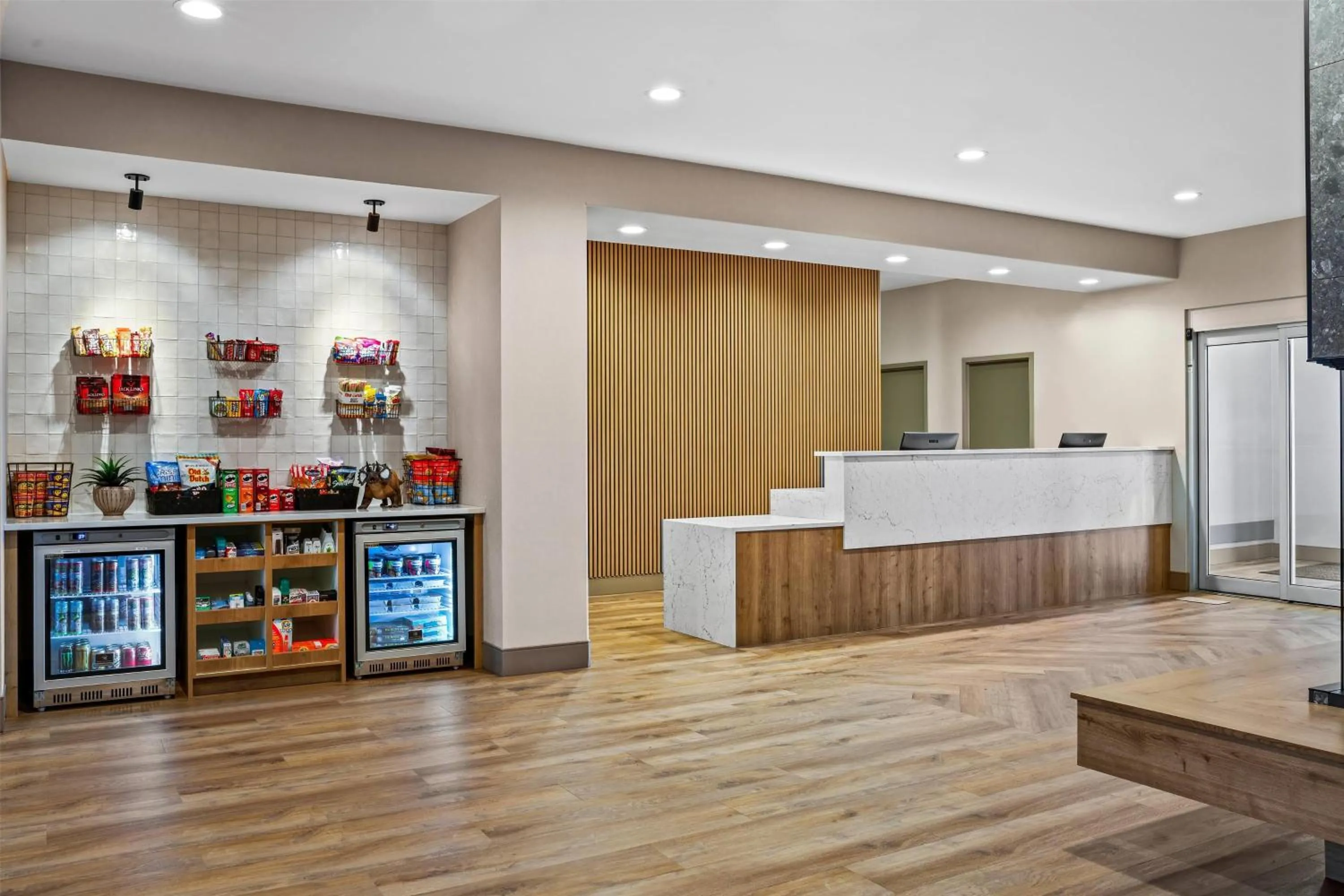 Lobby or reception in Ramada by Wyndham Drumheller Hotel & Suites