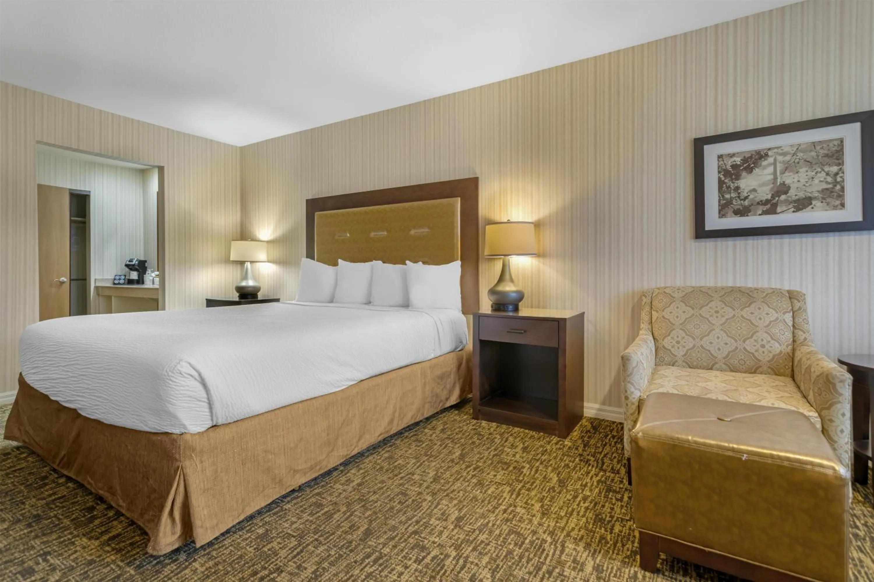 Bedroom, Bed in Best Western Plus Big America