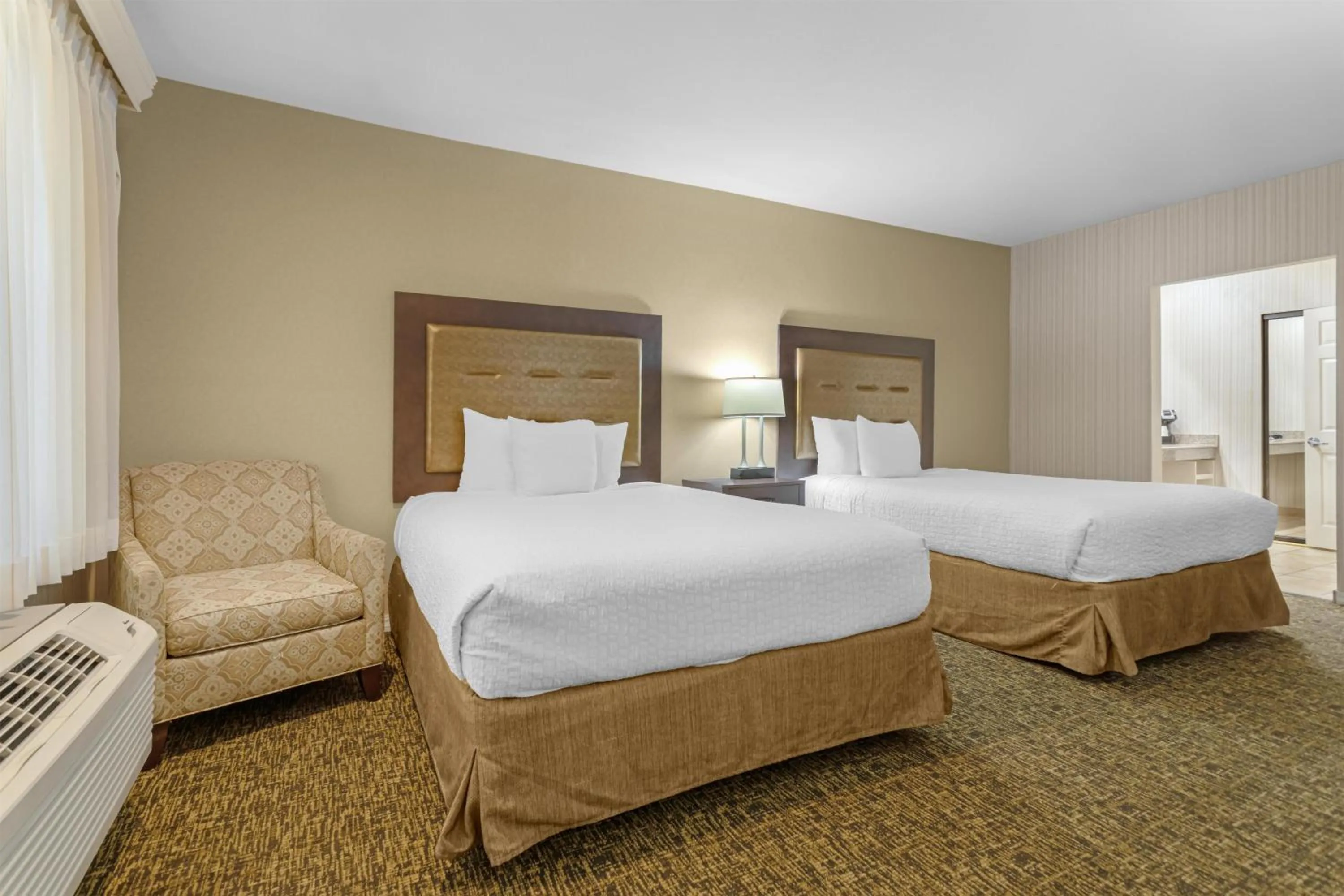 Bedroom, Bed in Best Western Plus Big America