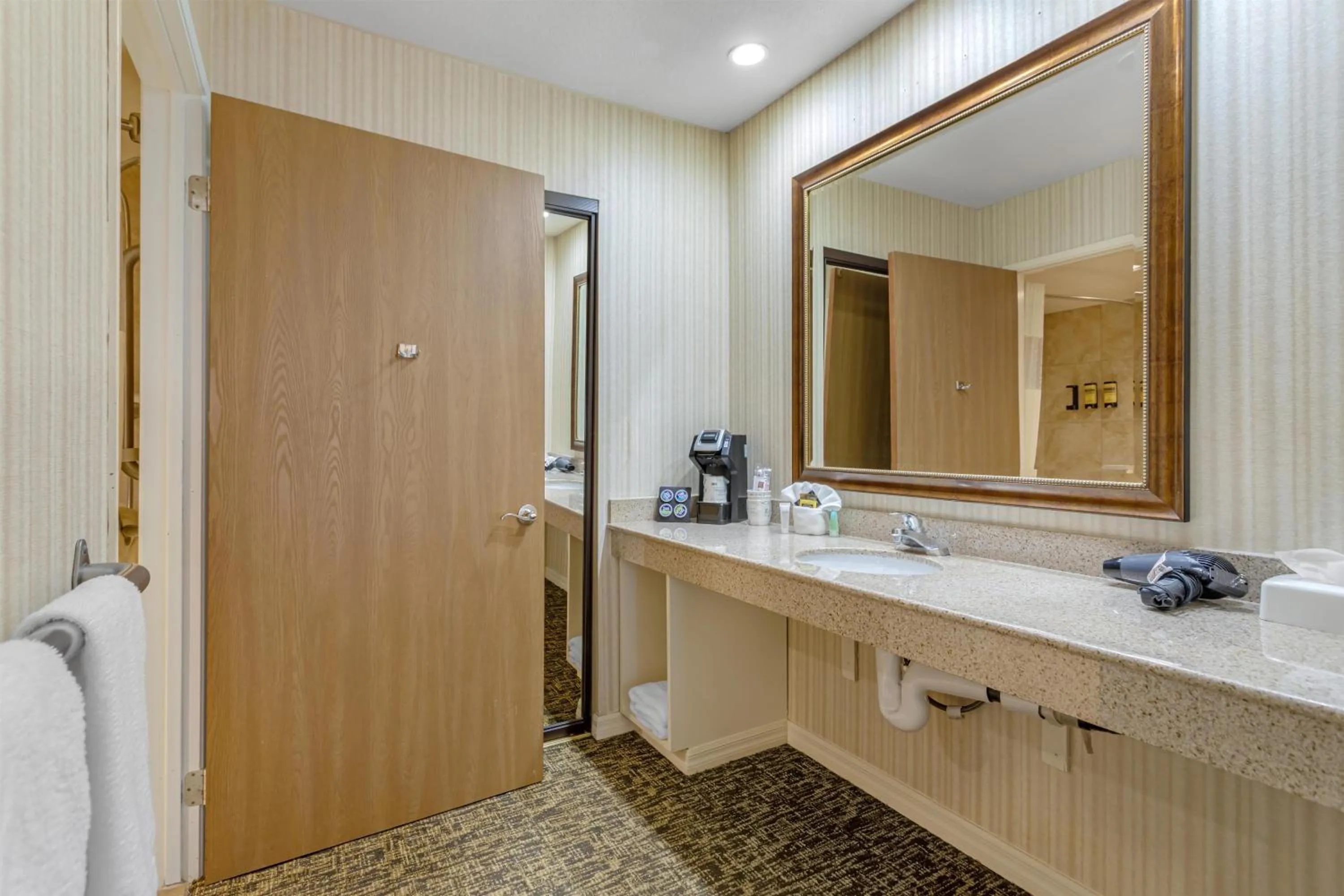 Bathroom in Best Western Plus Big America