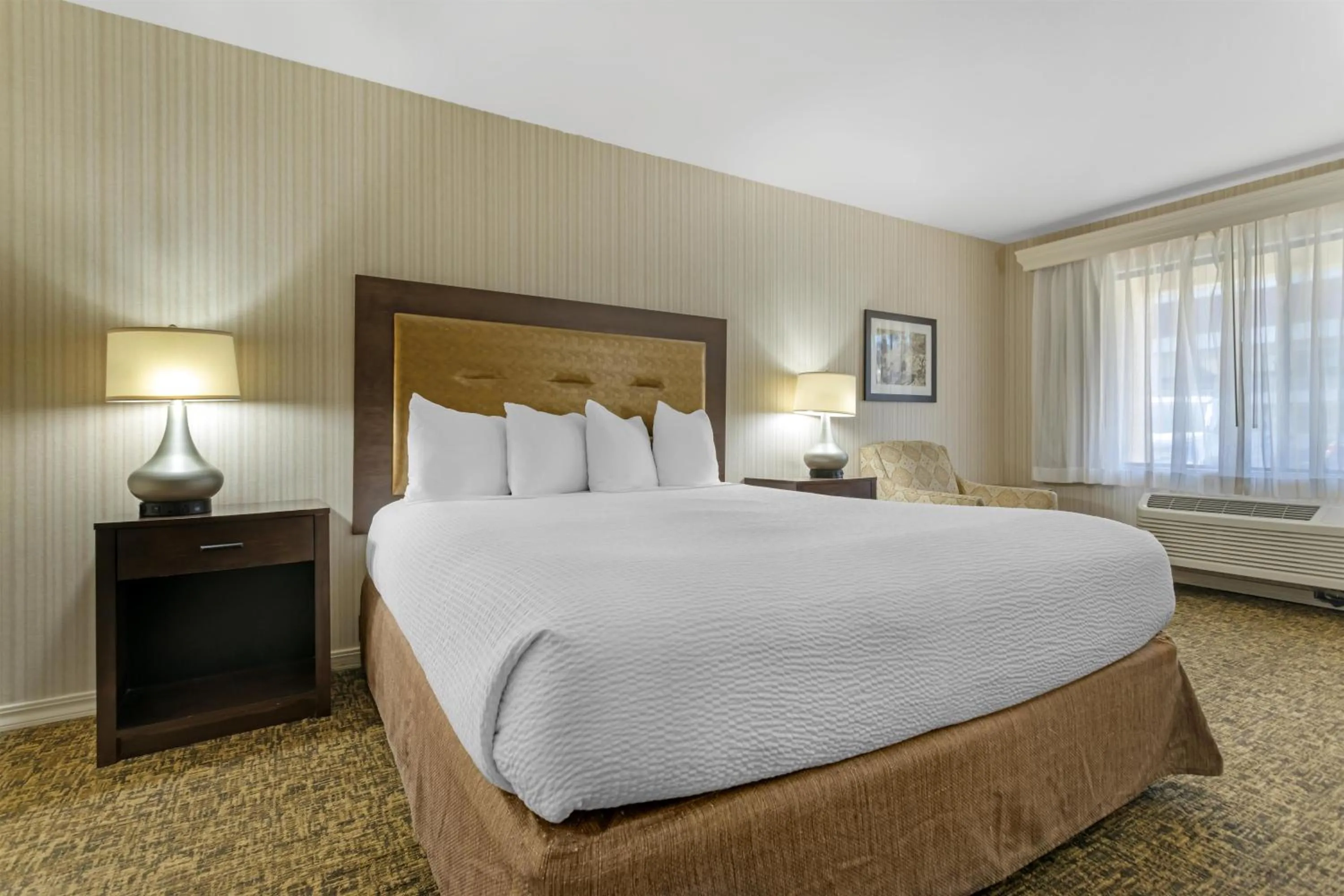 Bedroom, Bed in Best Western Plus Big America