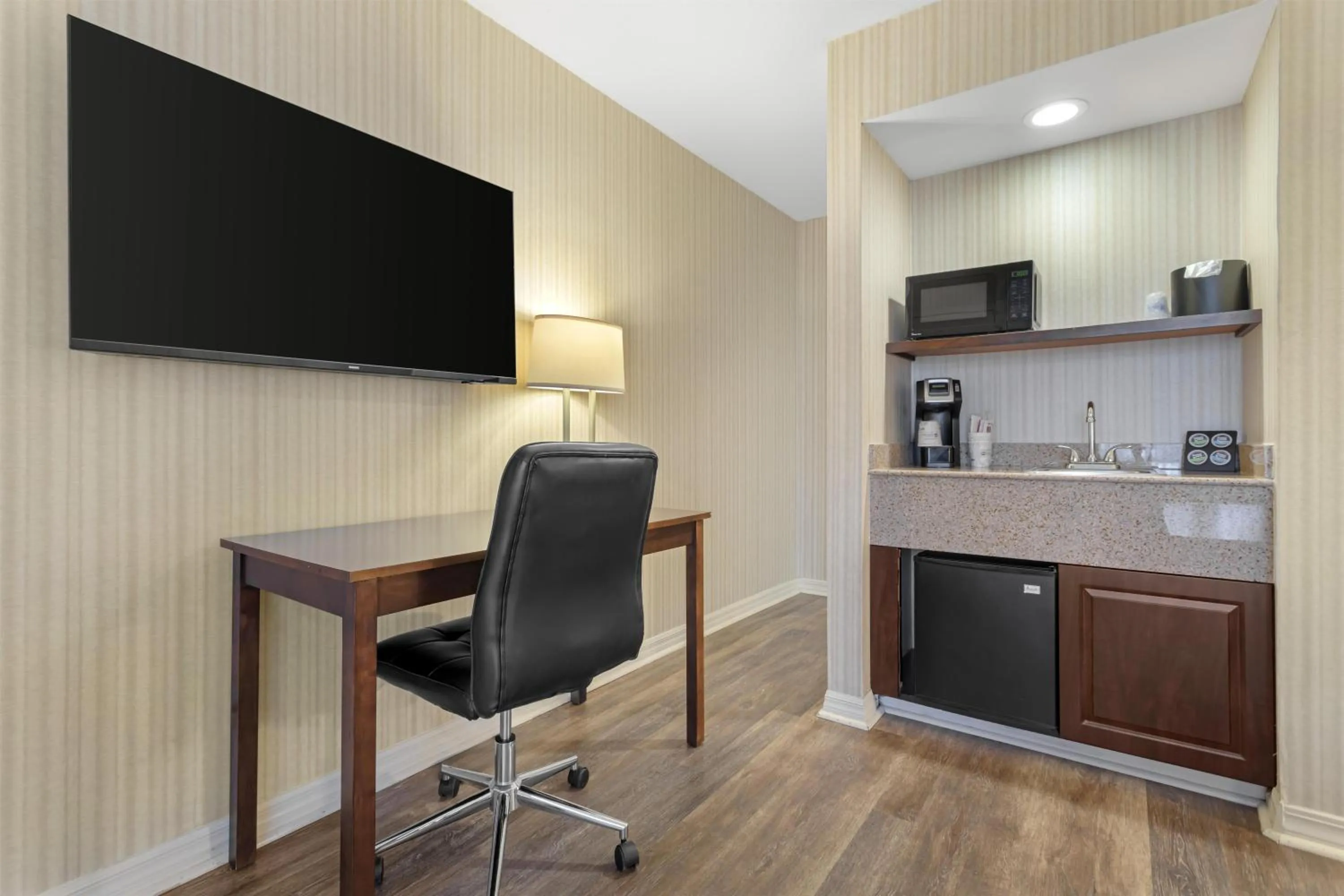 Bedroom in Best Western Plus Big America