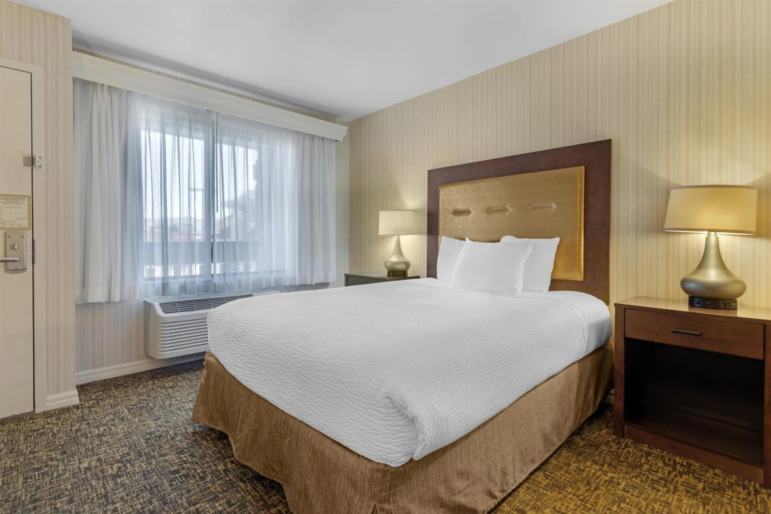 Bedroom, Bed in Best Western Plus Big America