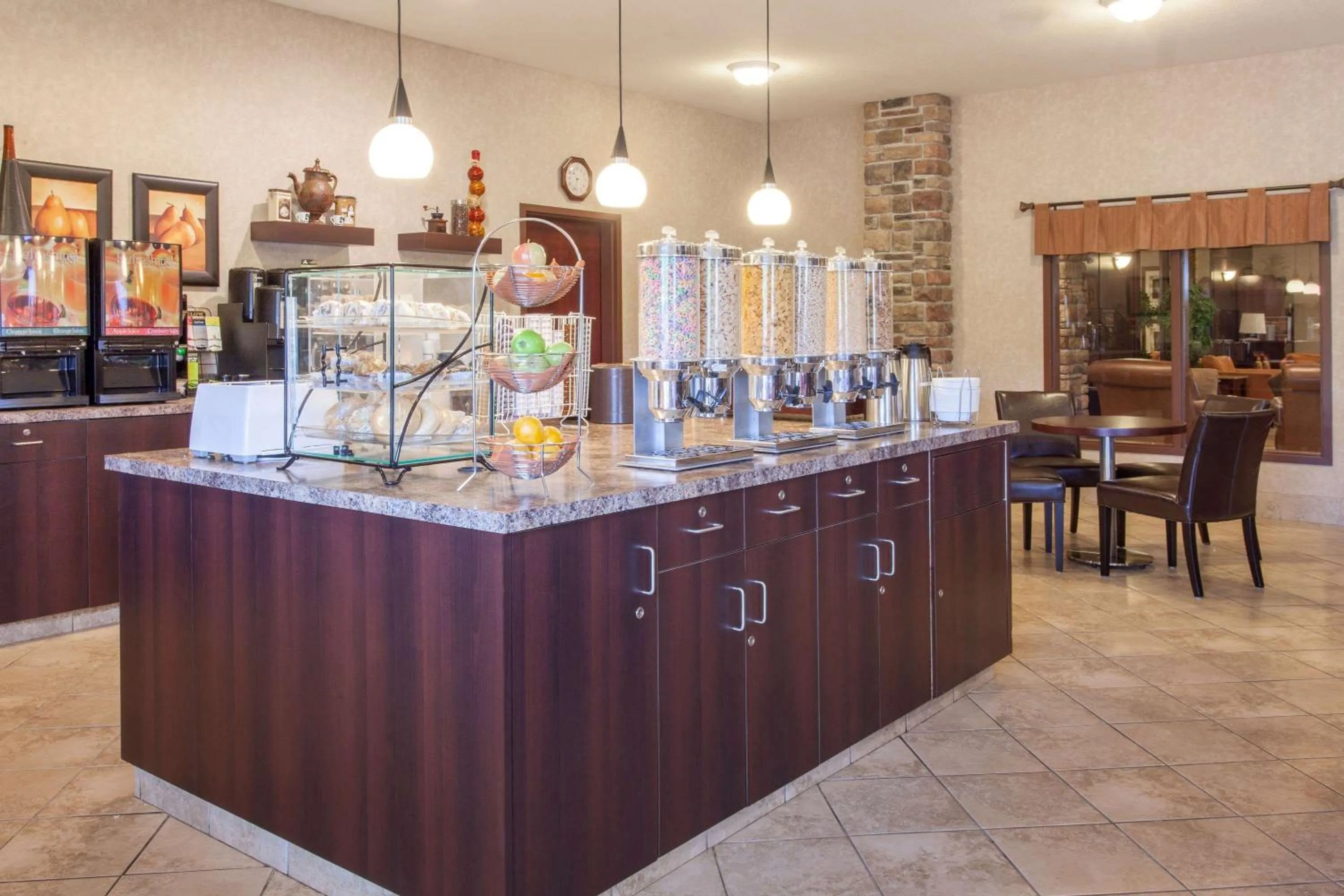 Restaurant/places to eat in Ramada by Wyndham Camrose