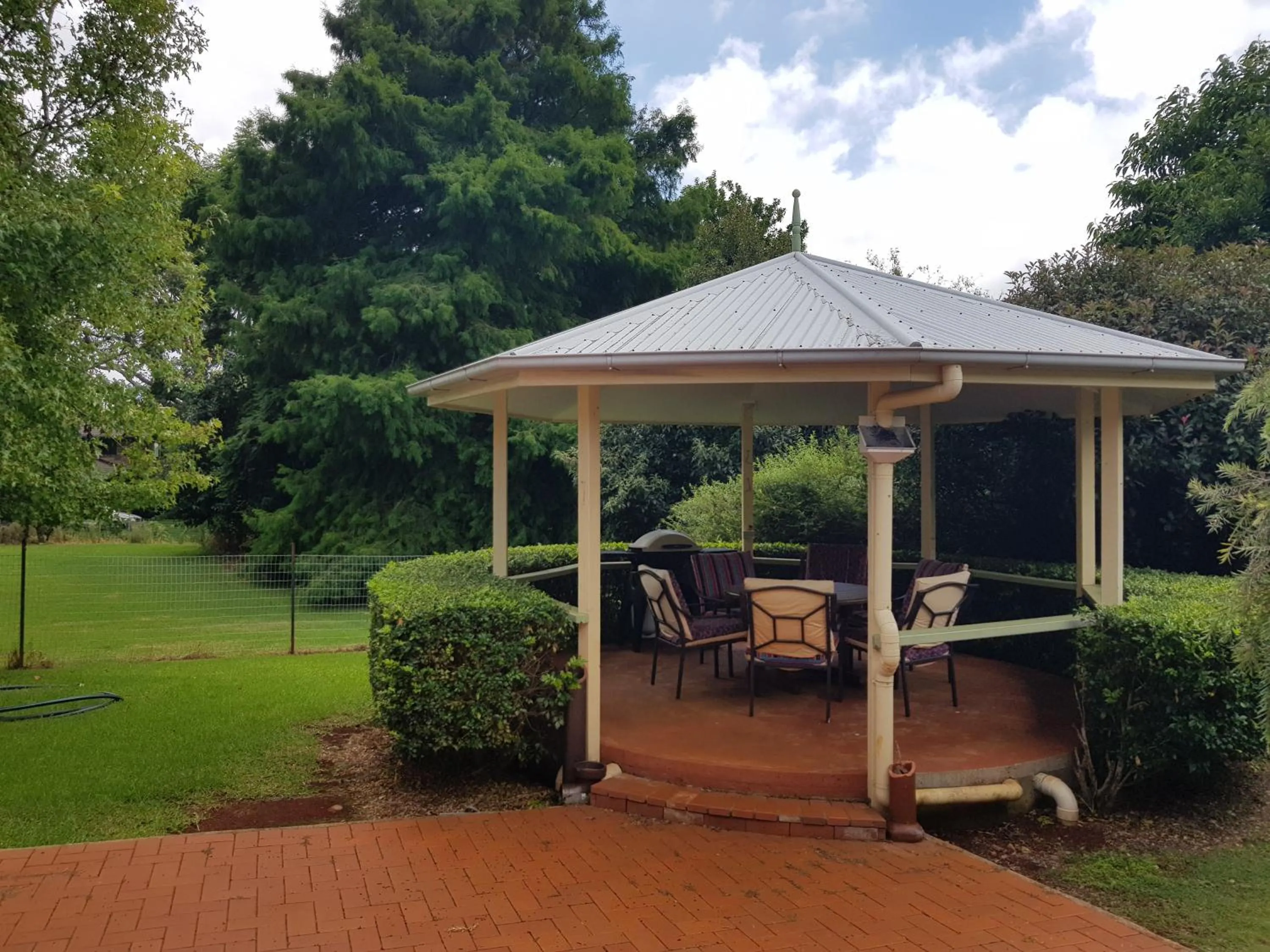 BBQ facilities in Camelot Boutique Accommodation