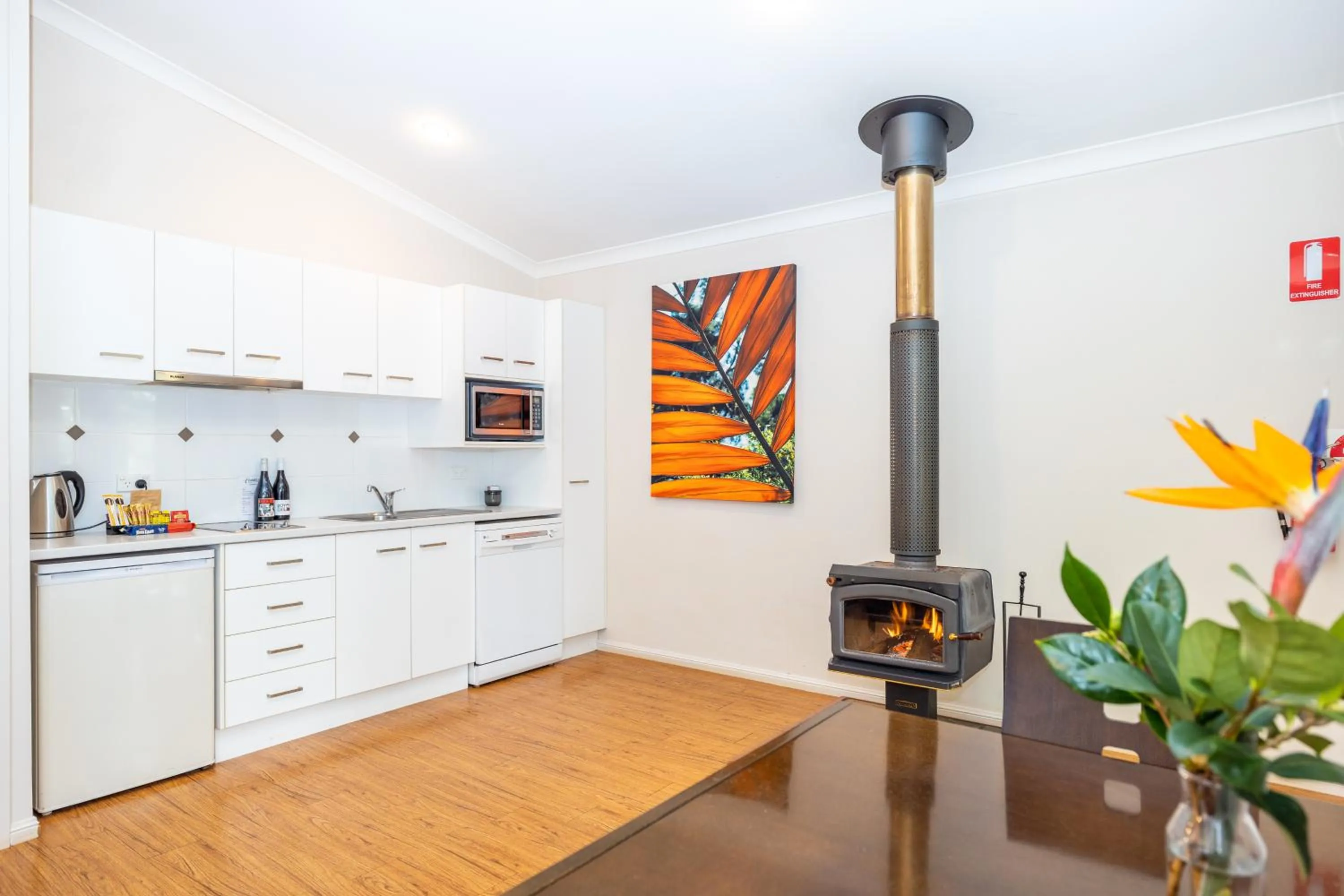 Kitchen or kitchenette in Camelot Boutique Accommodation