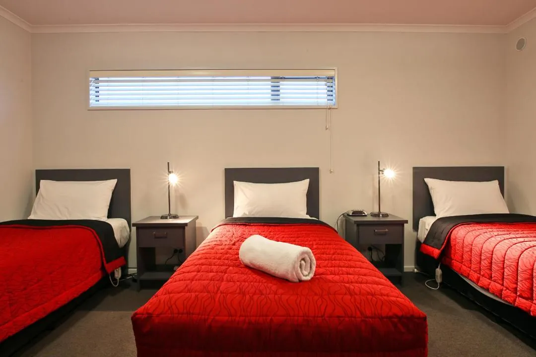 Bed in Oamaru Motor Lodge