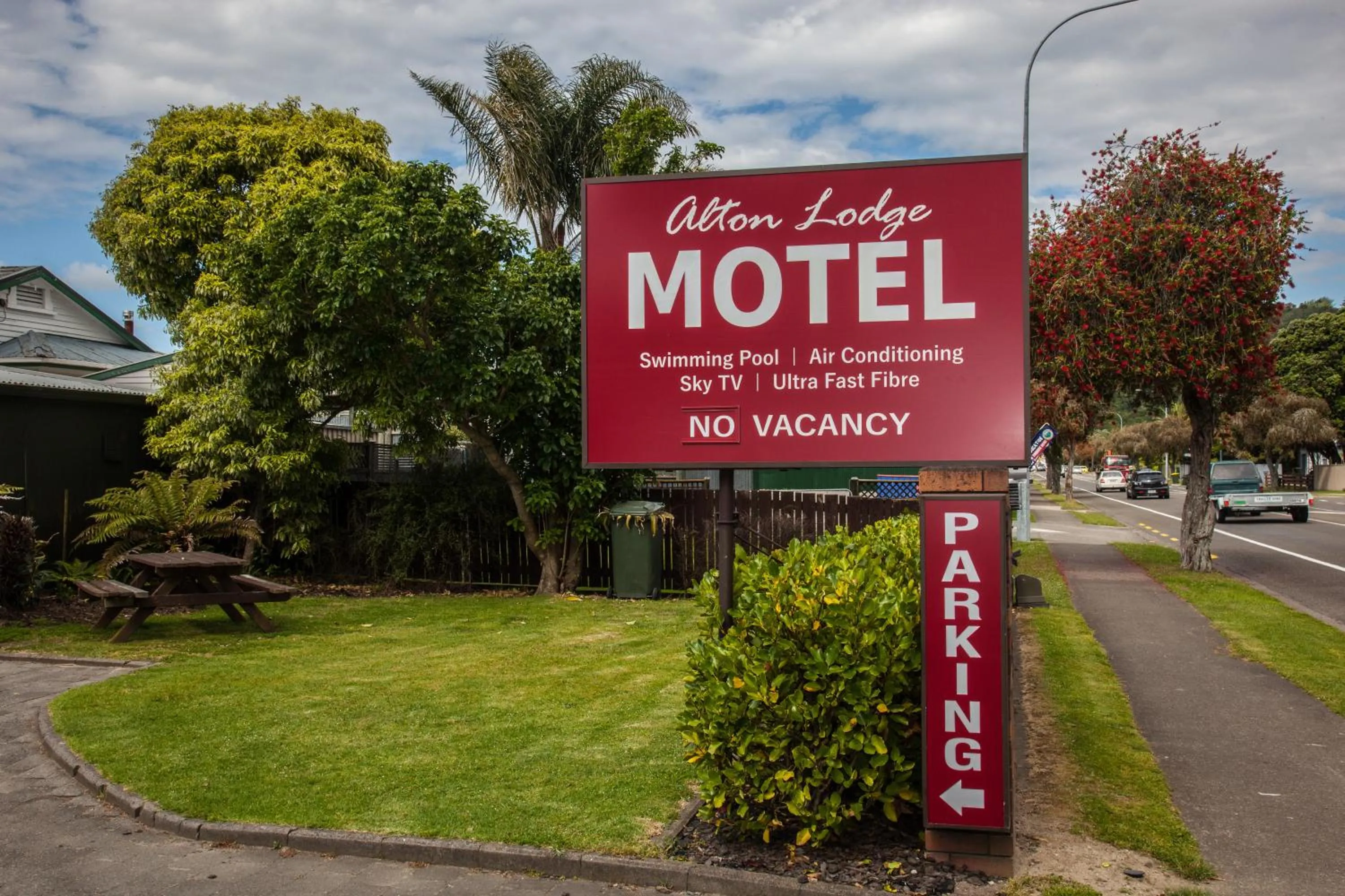 Facade/entrance in Alton Lodge Motel