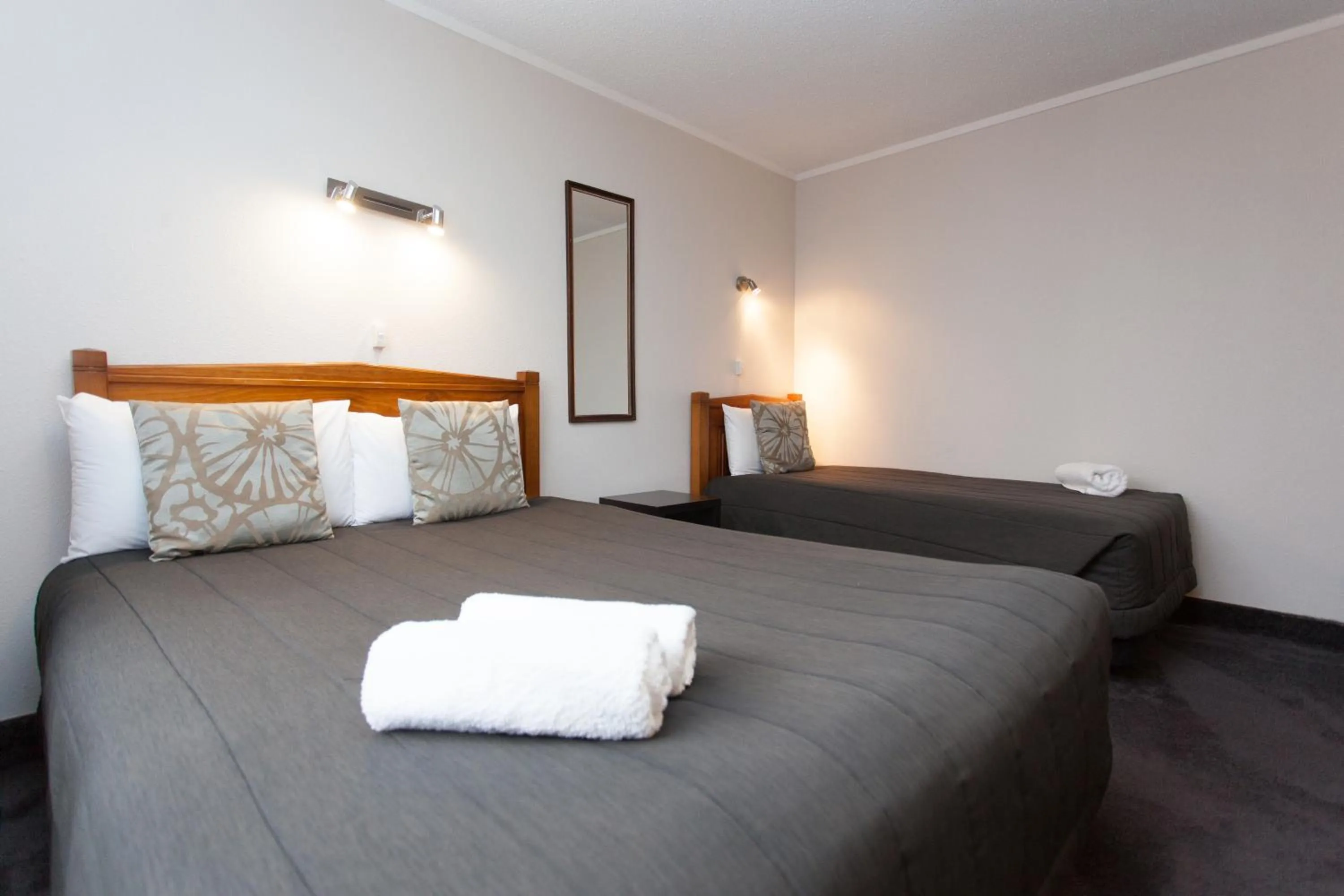 Bed in Alton Lodge Motel