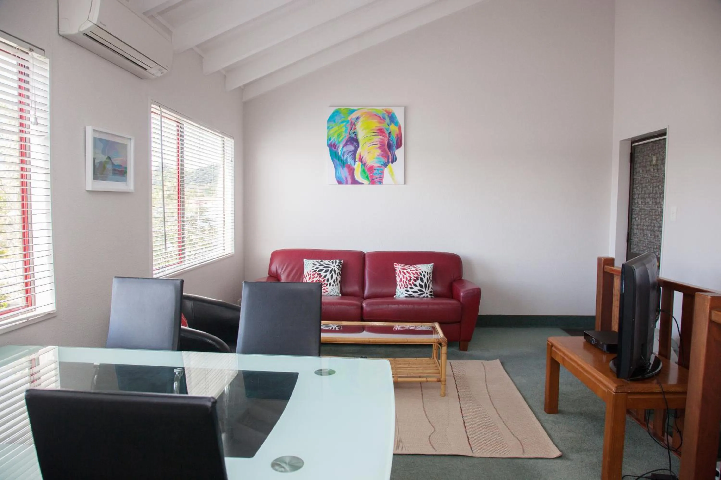 Living room in Alton Lodge Motel