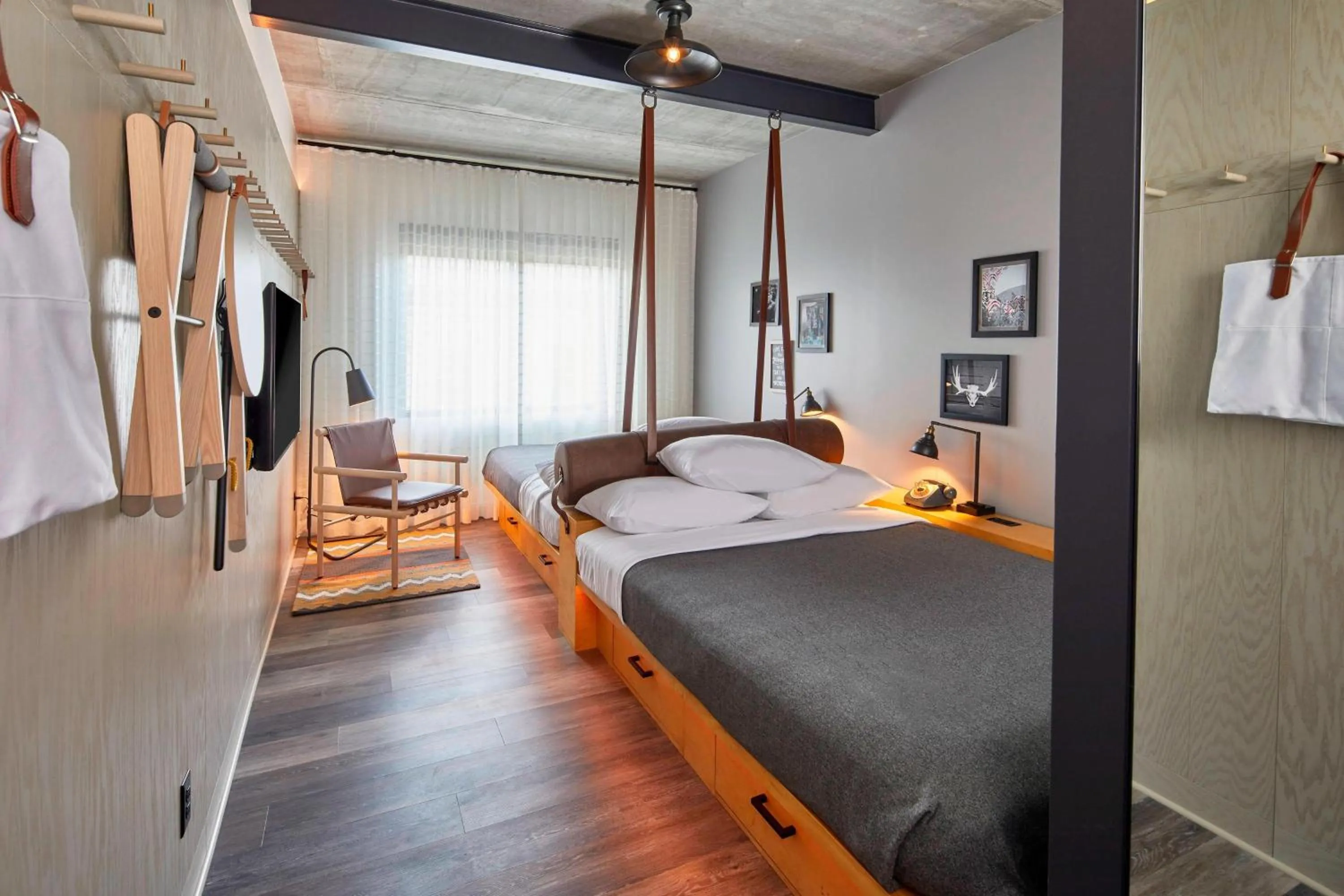 Photo of the whole room, Bed in Moxy Chattanooga Downtown