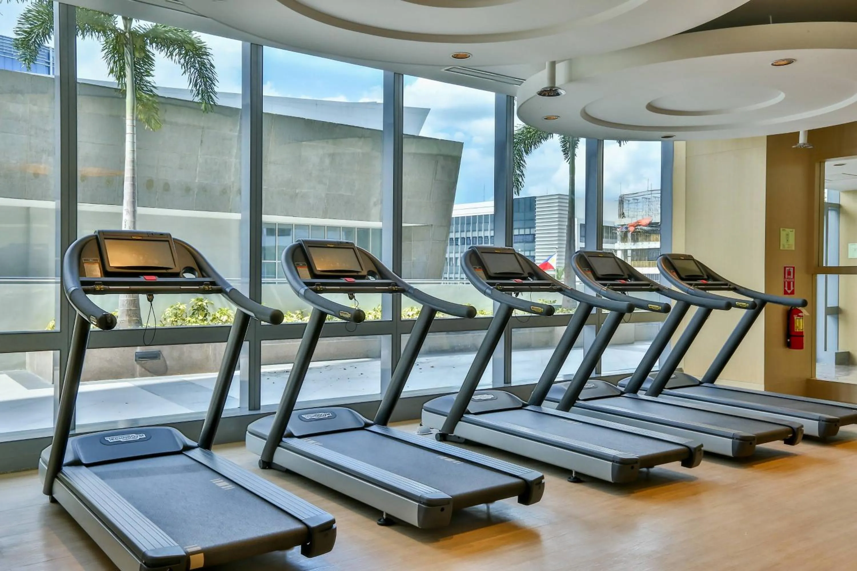 Fitness centre/facilities in Courtyard by Marriott Iloilo
